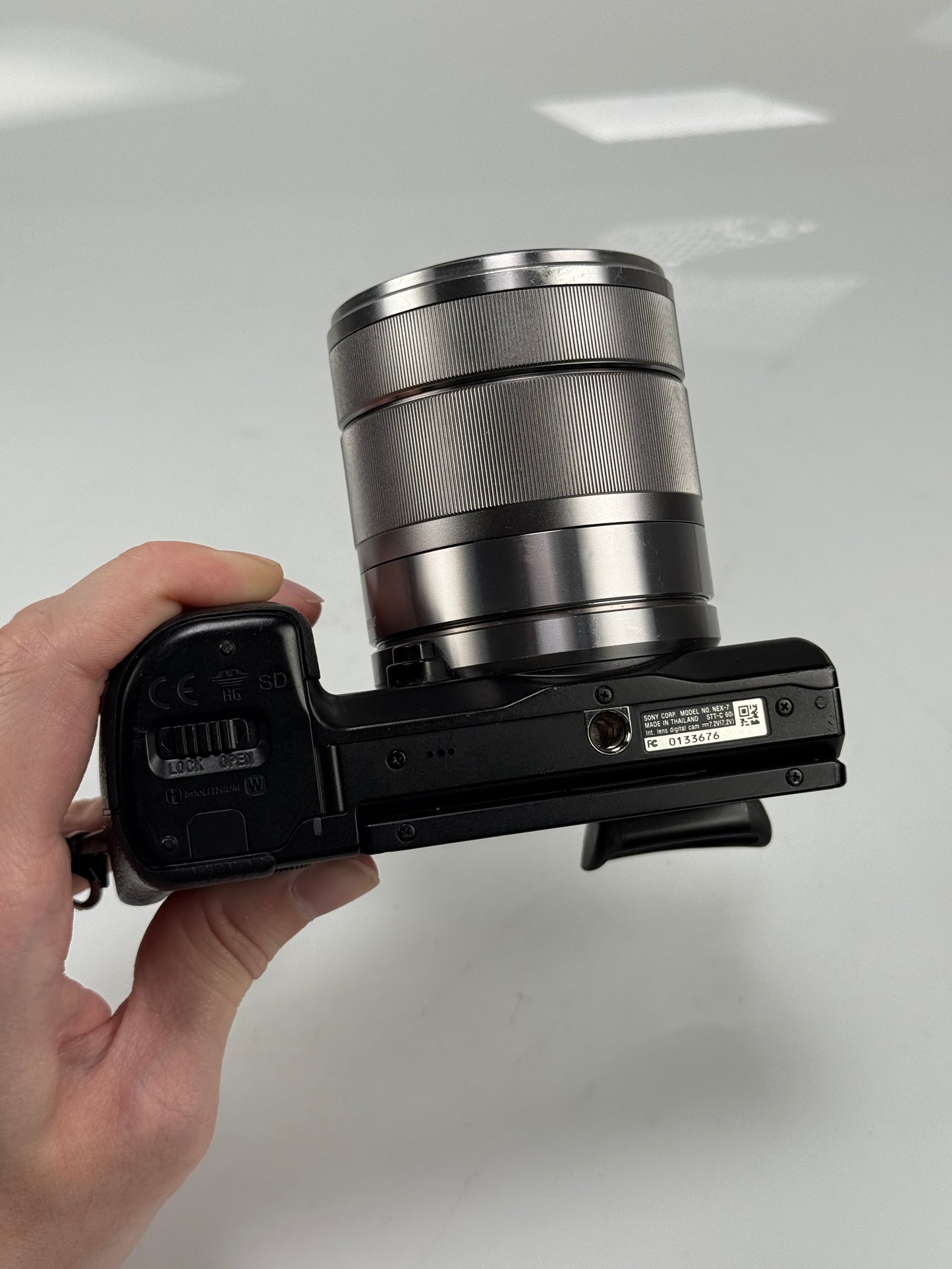 Sony Alpha NEX-7 24.3MP Body with 18-55mm OSS  Digital Mirrorless Camera Kit