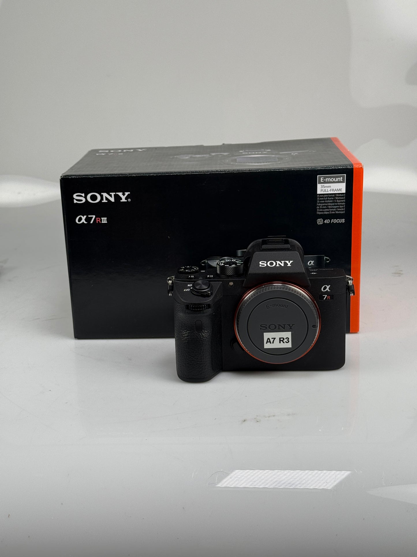 Sony Alpha A7R III A7R3 A7RIII 42.4MP Mirrorless Digital Camera