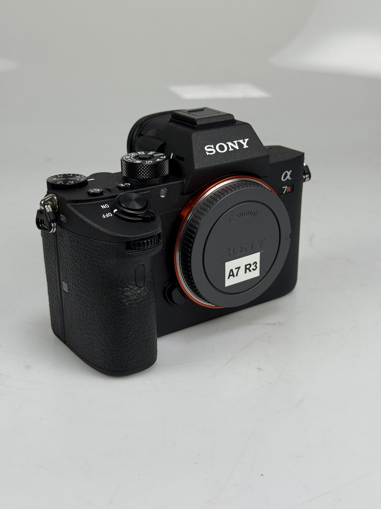 Sony Alpha A7R III A7R3 A7RIII 42.4MP Mirrorless Digital Camera