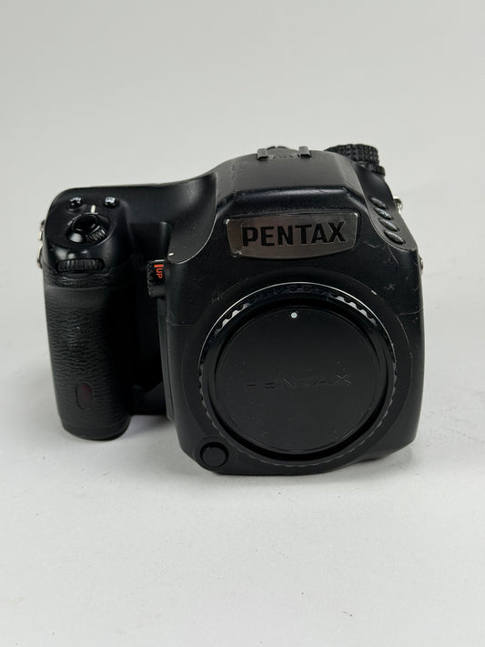Pentax 645Z Medium Format 51.4MP DSLR Camera Body