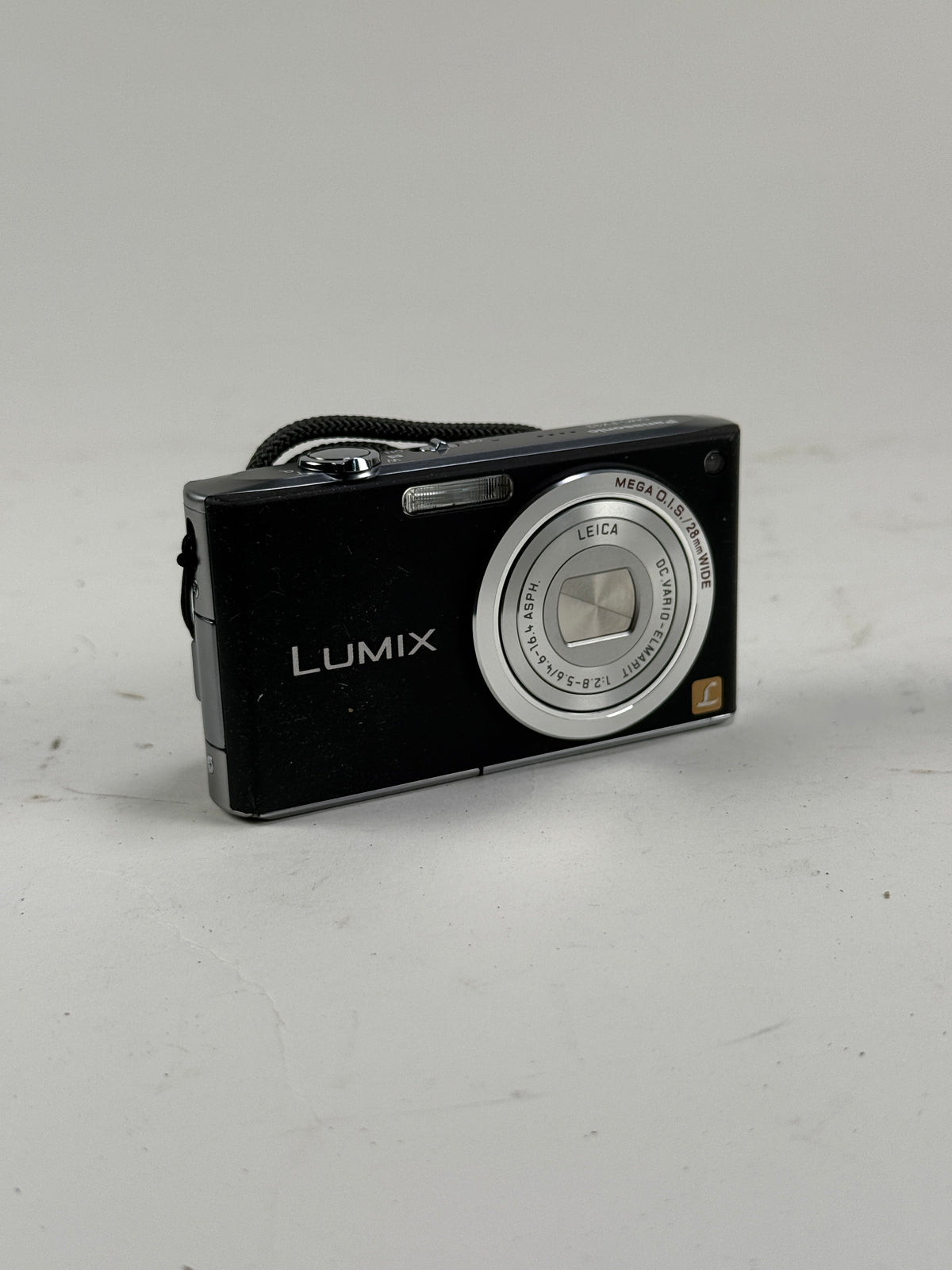 Panasonic Lumix DMC-FX33 White 8.1MP Compact Digital Camera Leica Zoom CCD