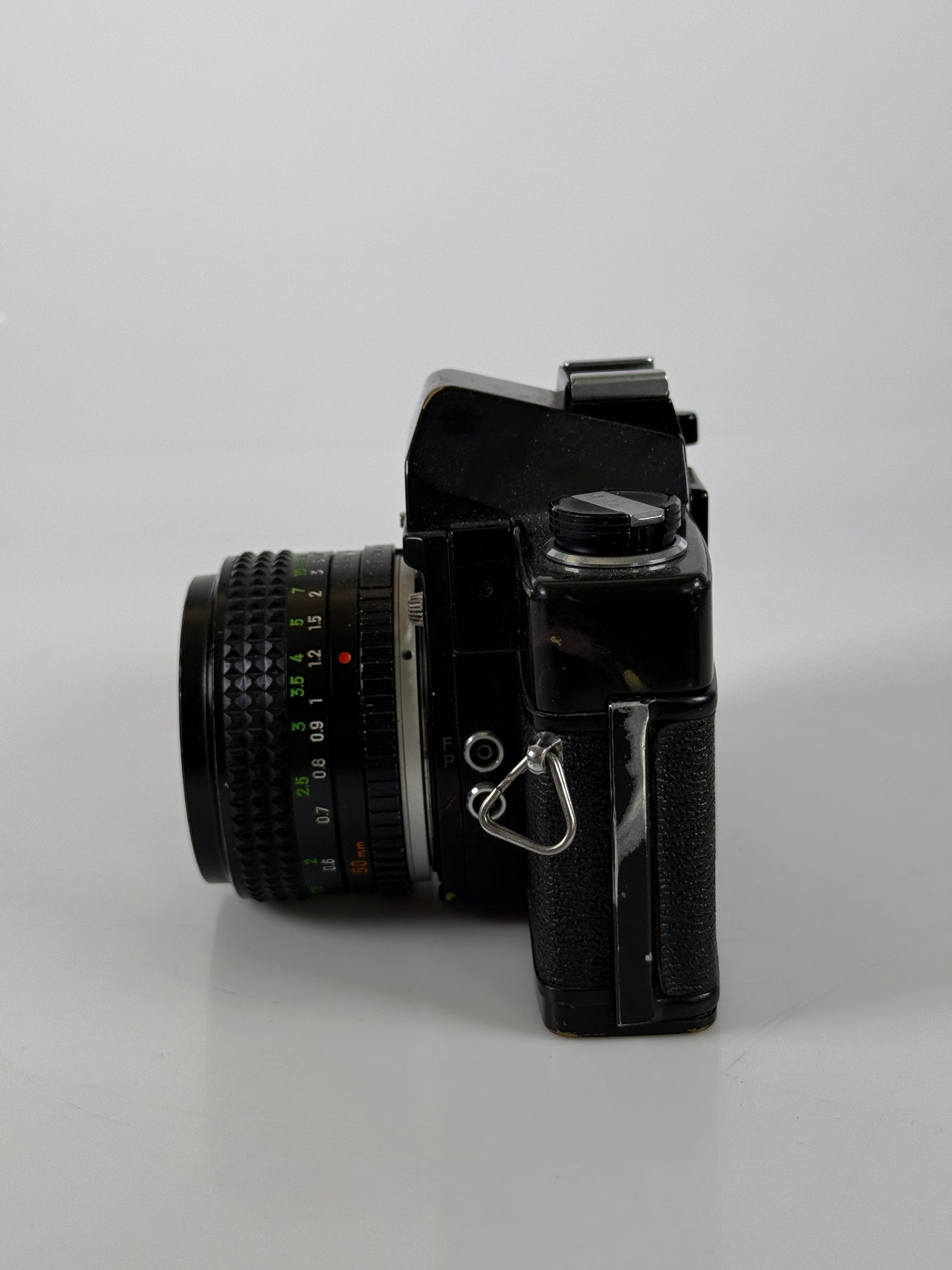 Minolta SRT 201 35mm film camera body with MD  50mm f1.7 lens