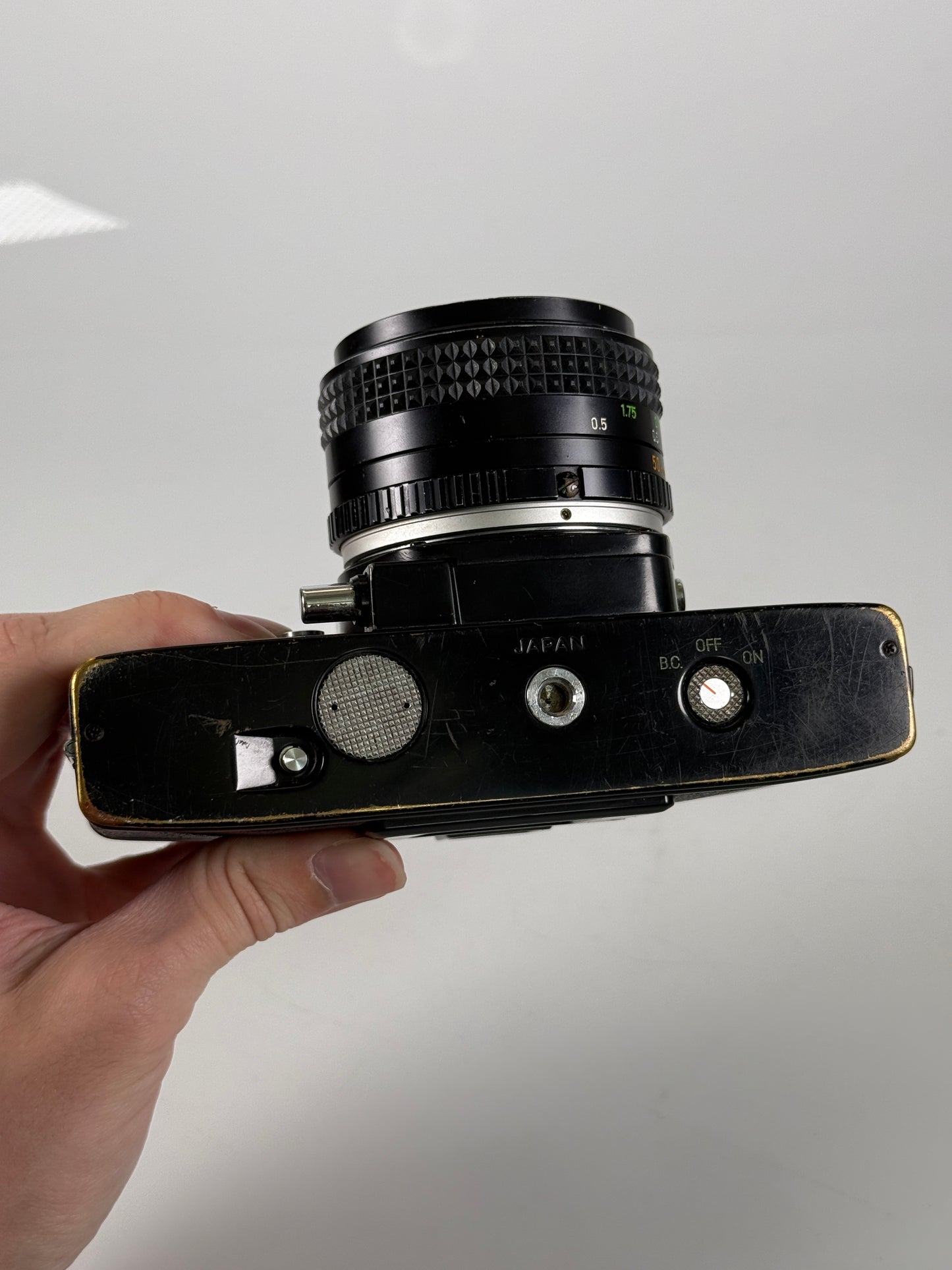 Minolta SRT 201 35mm film camera body with MD  50mm f1.7 lens