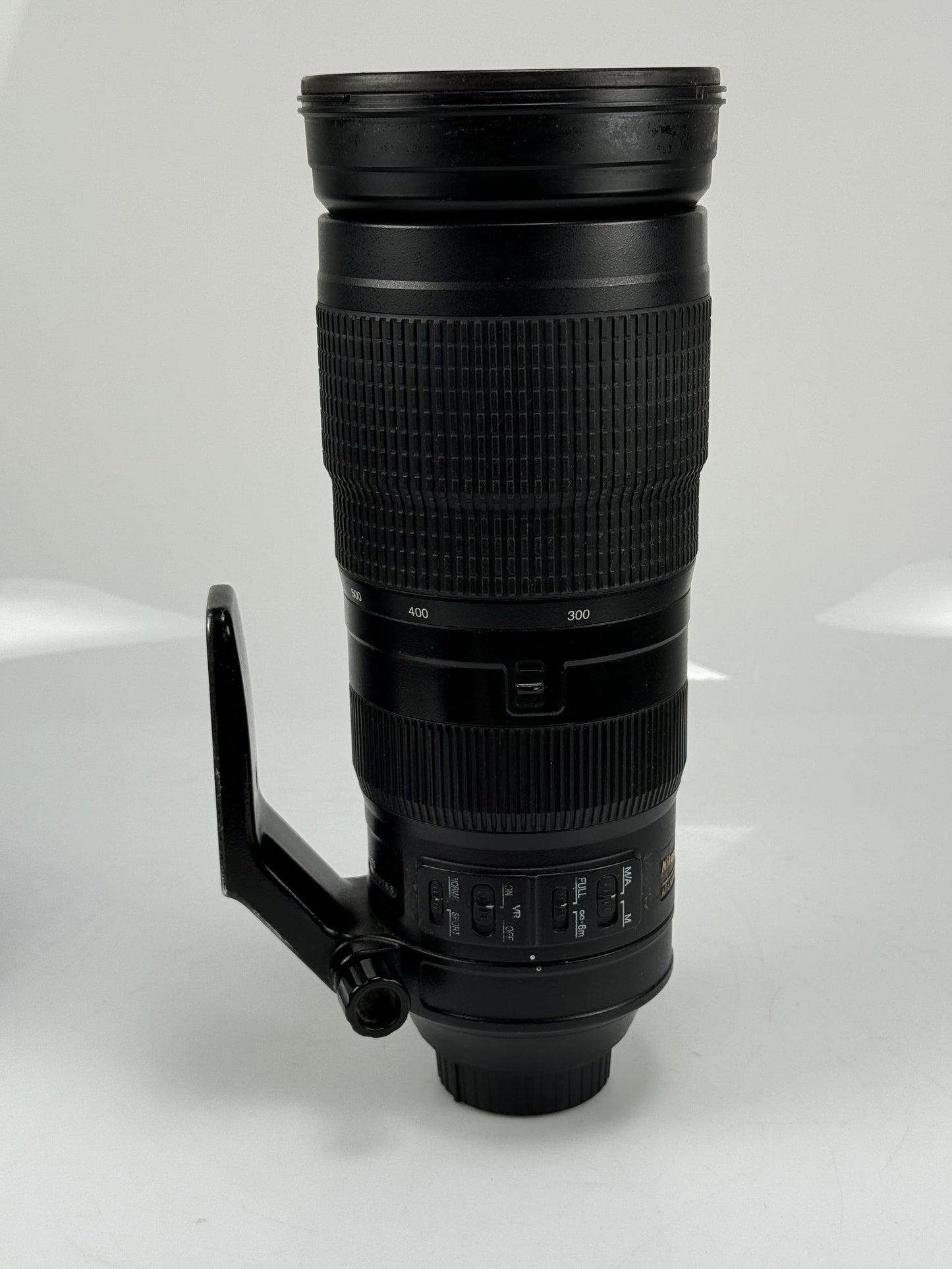 Nikon AF-S 200-500mm f5.6 E ED VR Lens + Hood