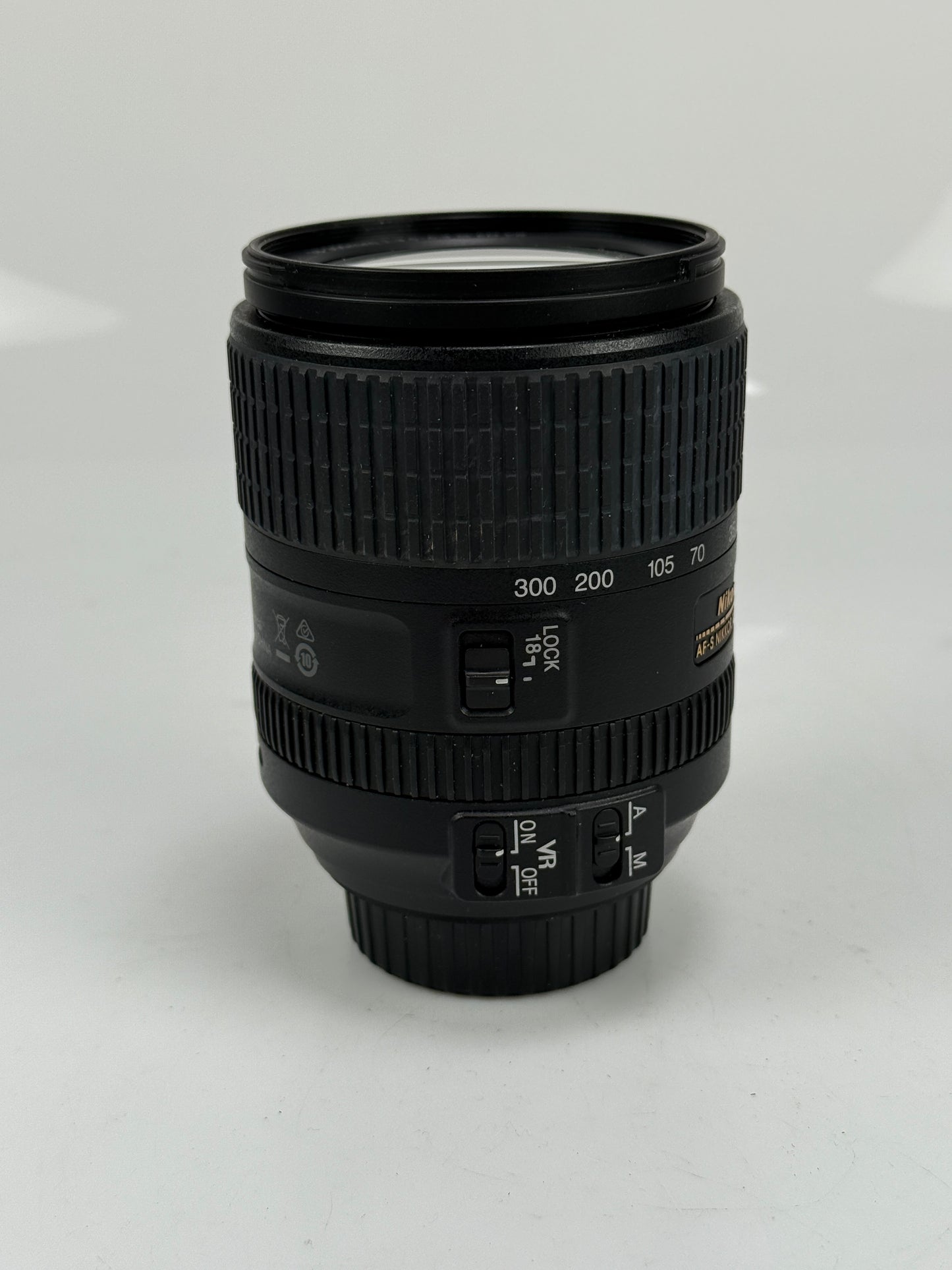 Nikon AF-S 18-300mm f3.5-6.3 ED DX G VR Wide Angle Telephoto Zoom Lens