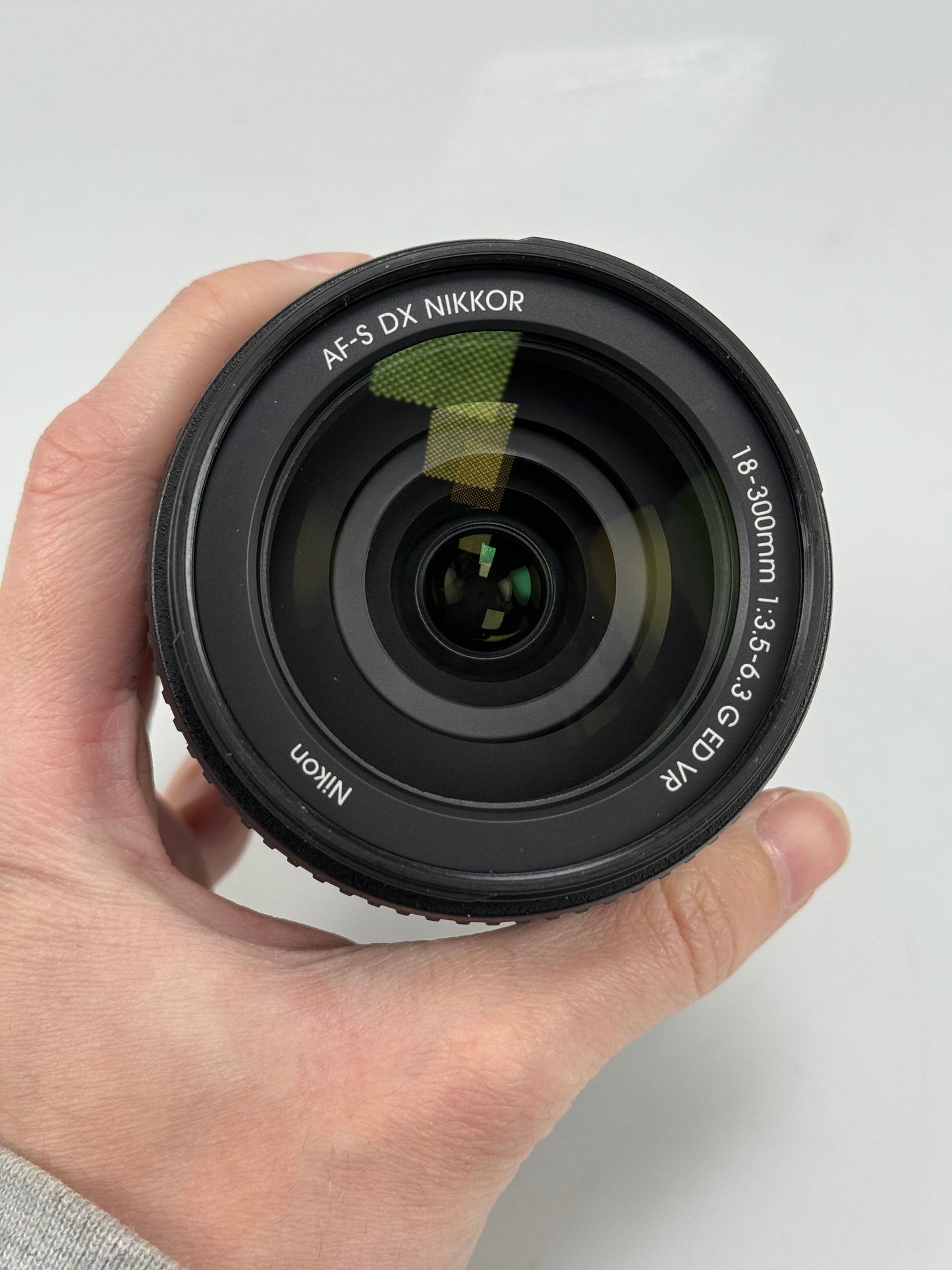 Nikon AF-S 18-300mm f3.5-6.3 ED DX G VR Wide Angle Telephoto Zoom Lens