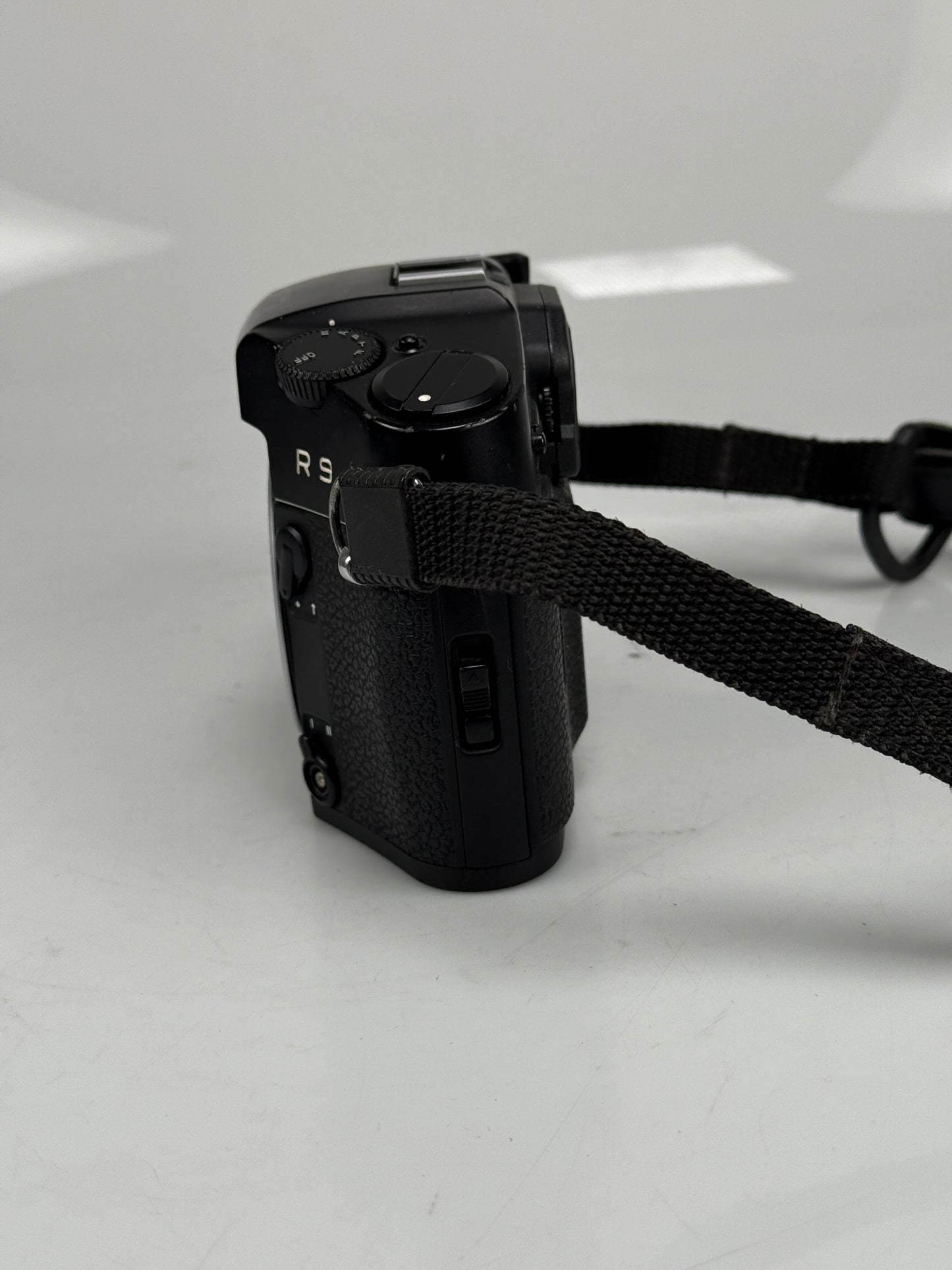 Leica R9 Black Chrome 35mm SLR Body Film Camera body