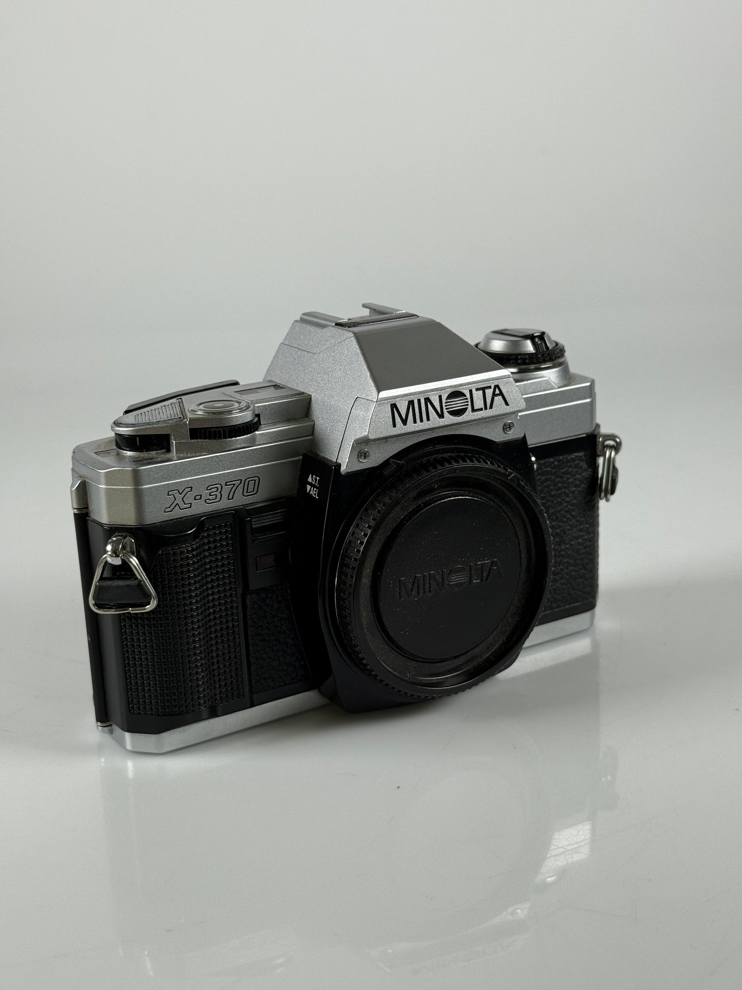 Minolta X-370 35mm SLR Film Camera Body