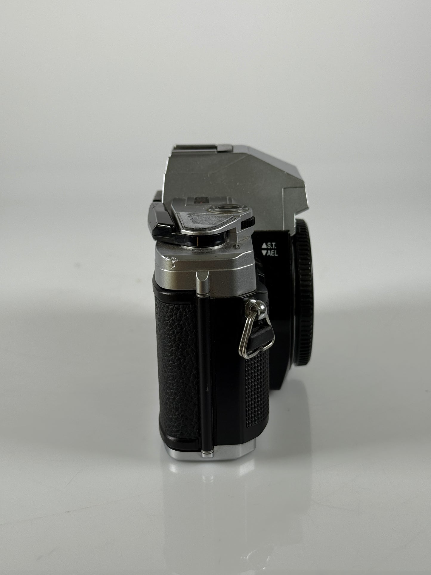Minolta X-370 35mm SLR Film Camera Body