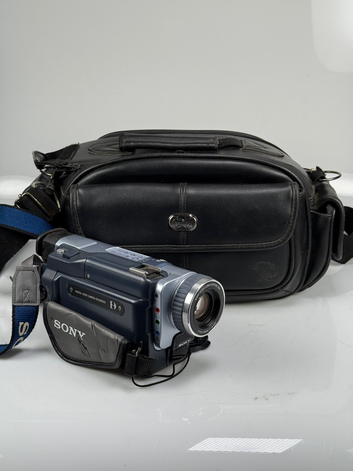 Sony DCR-TRV340 Digital 8 Handycam Camcorder