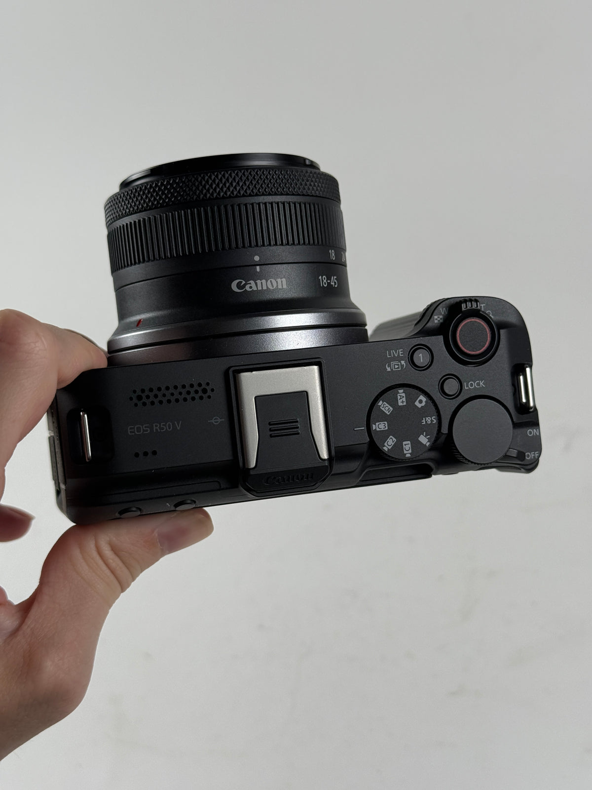 Canon EOS R50 V R50V mirrorless Camera w/ 18-45mm lens