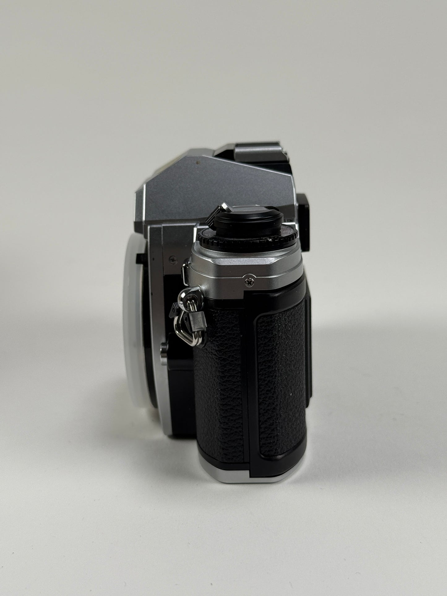 Mint in Box Nikon FG-20 Silver Chrome SLR 35mm Film Camera Body