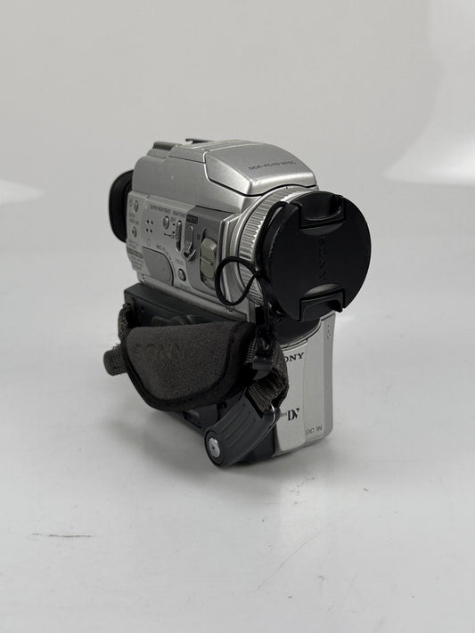 Sony Handycam DCR-PC110 Mini DV Camcorder