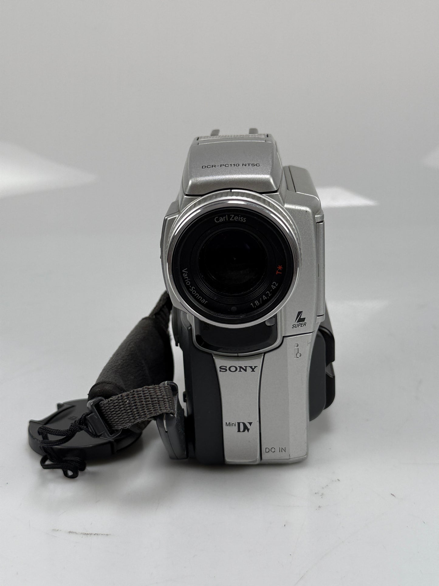 Sony Handycam DCR-PC110 Mini DV Camcorder