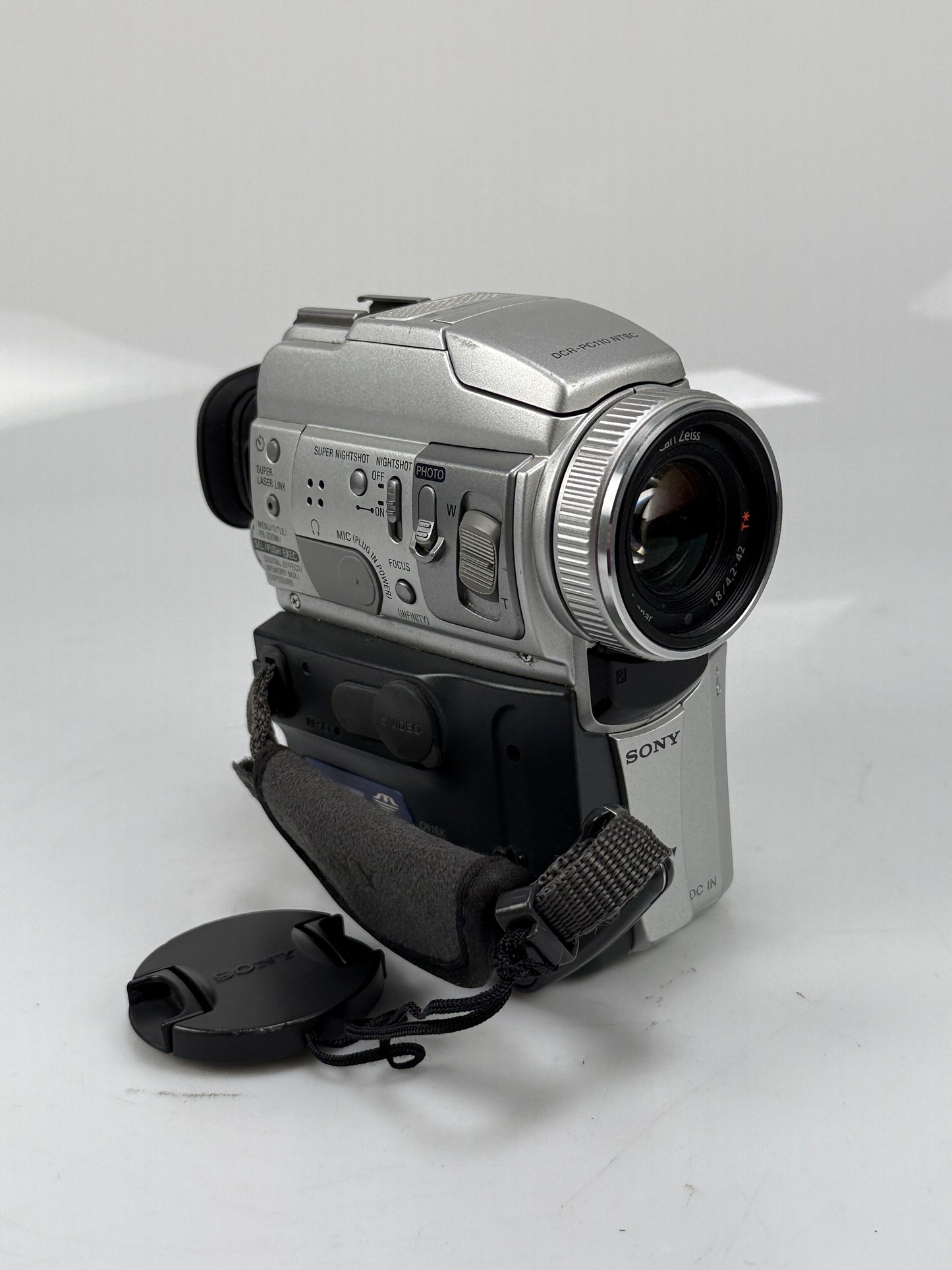 Sony Handycam DCR-PC110 Mini DV Camcorder