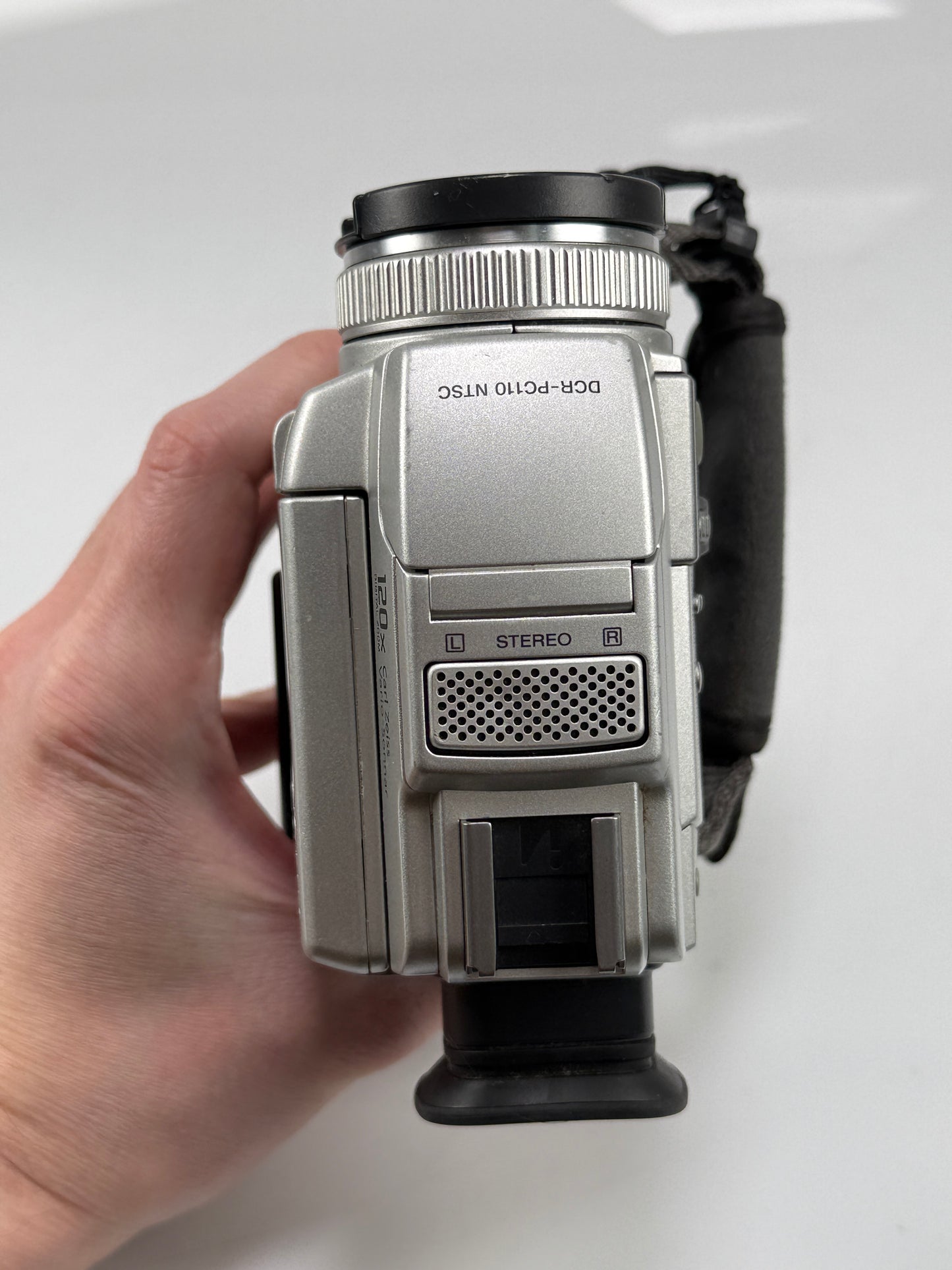 Sony Handycam DCR-PC110 Mini DV Camcorder