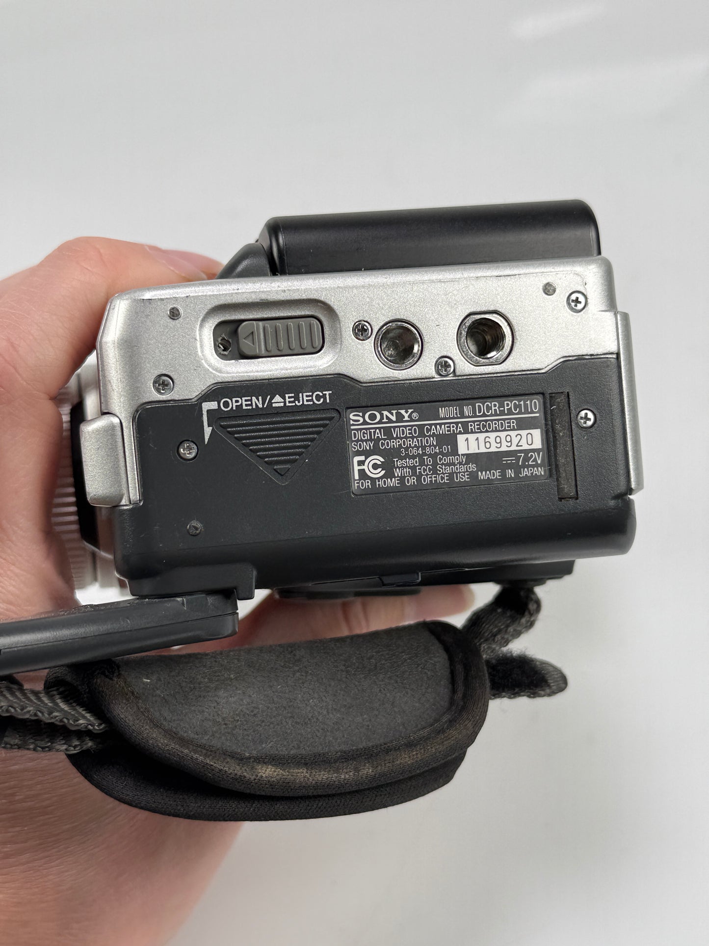 Sony Handycam DCR-PC110 Mini DV Camcorder