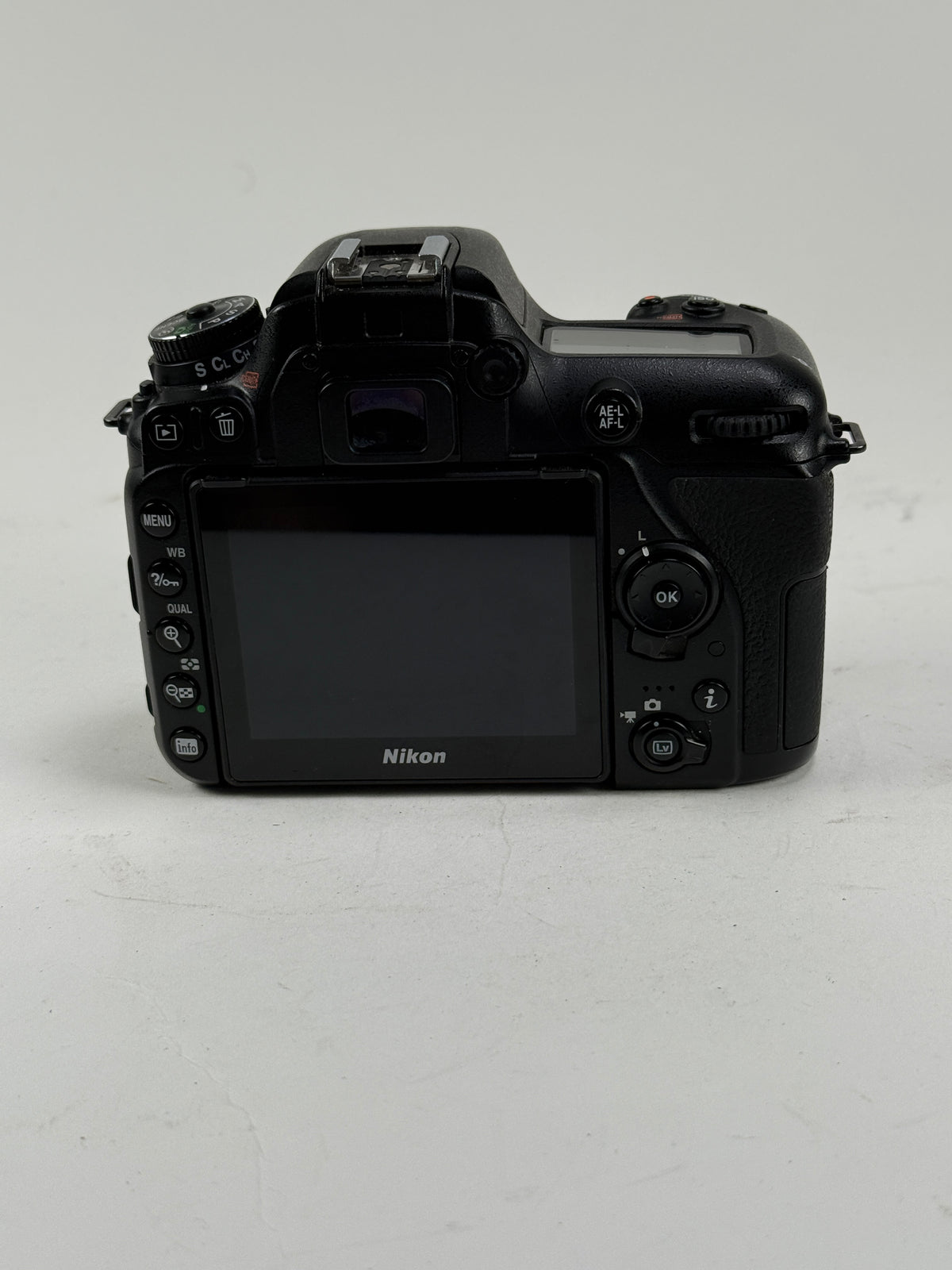 Nikon D7500 20.9MP Digital SLR Camera Body