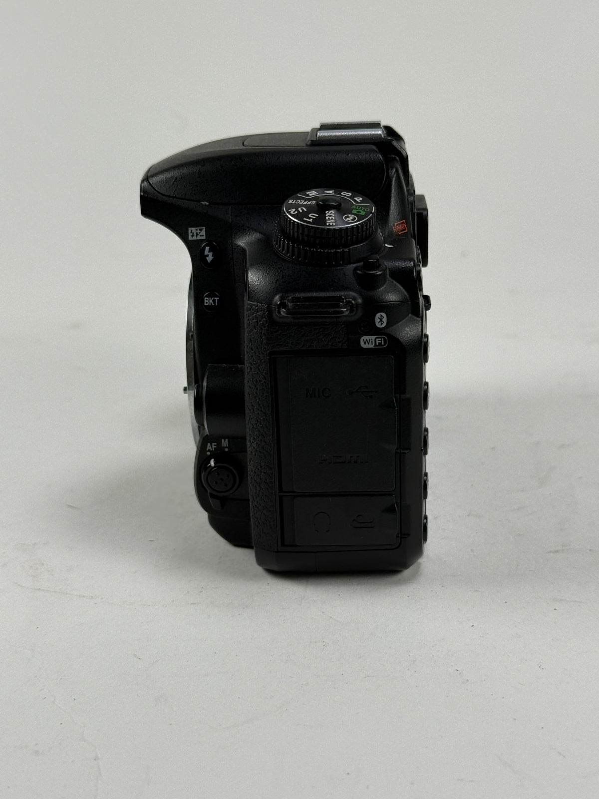 Nikon D7500 20.9MP Digital SLR Camera Body
