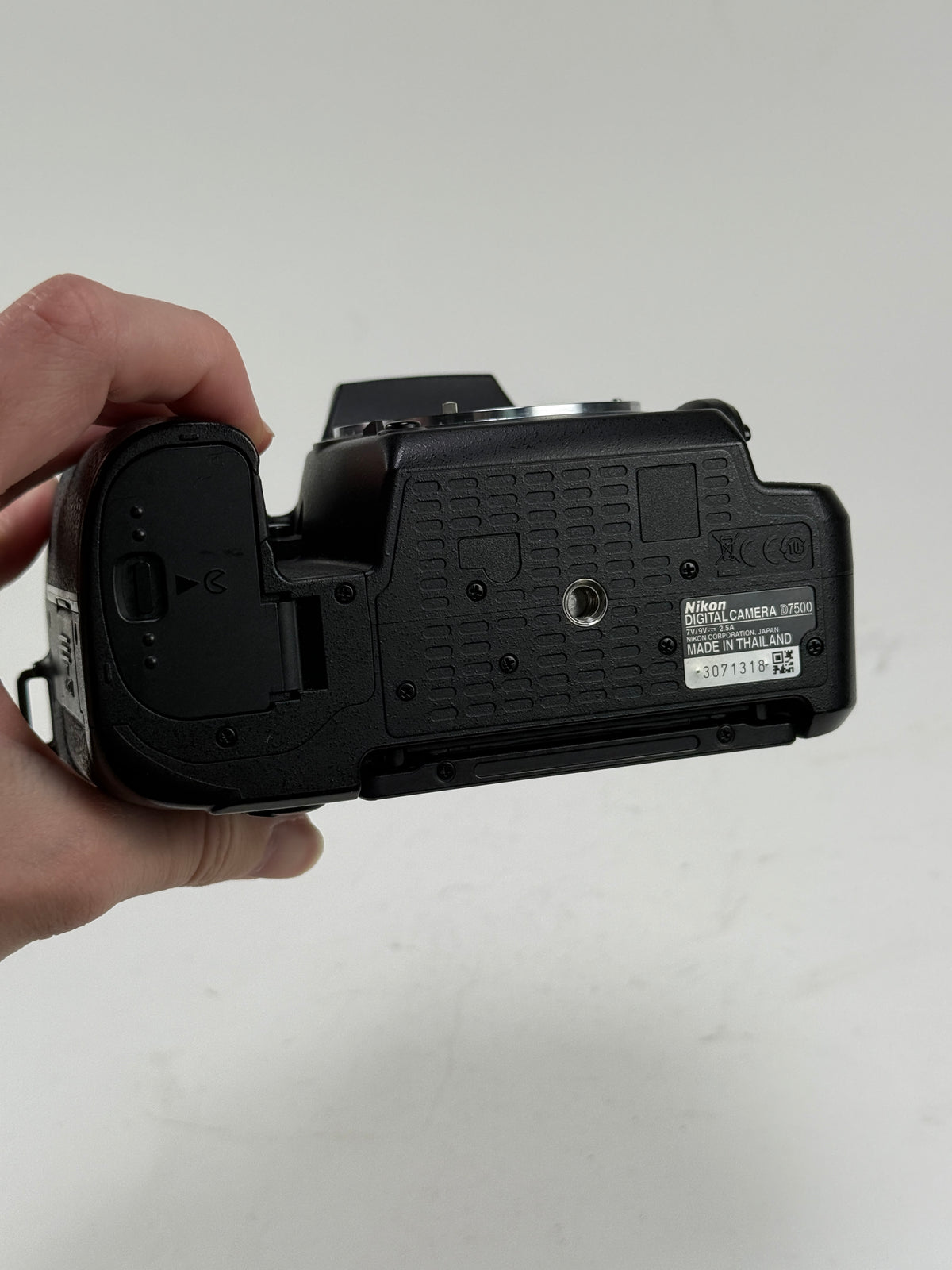 Nikon D7500 20.9MP Digital SLR Camera Body