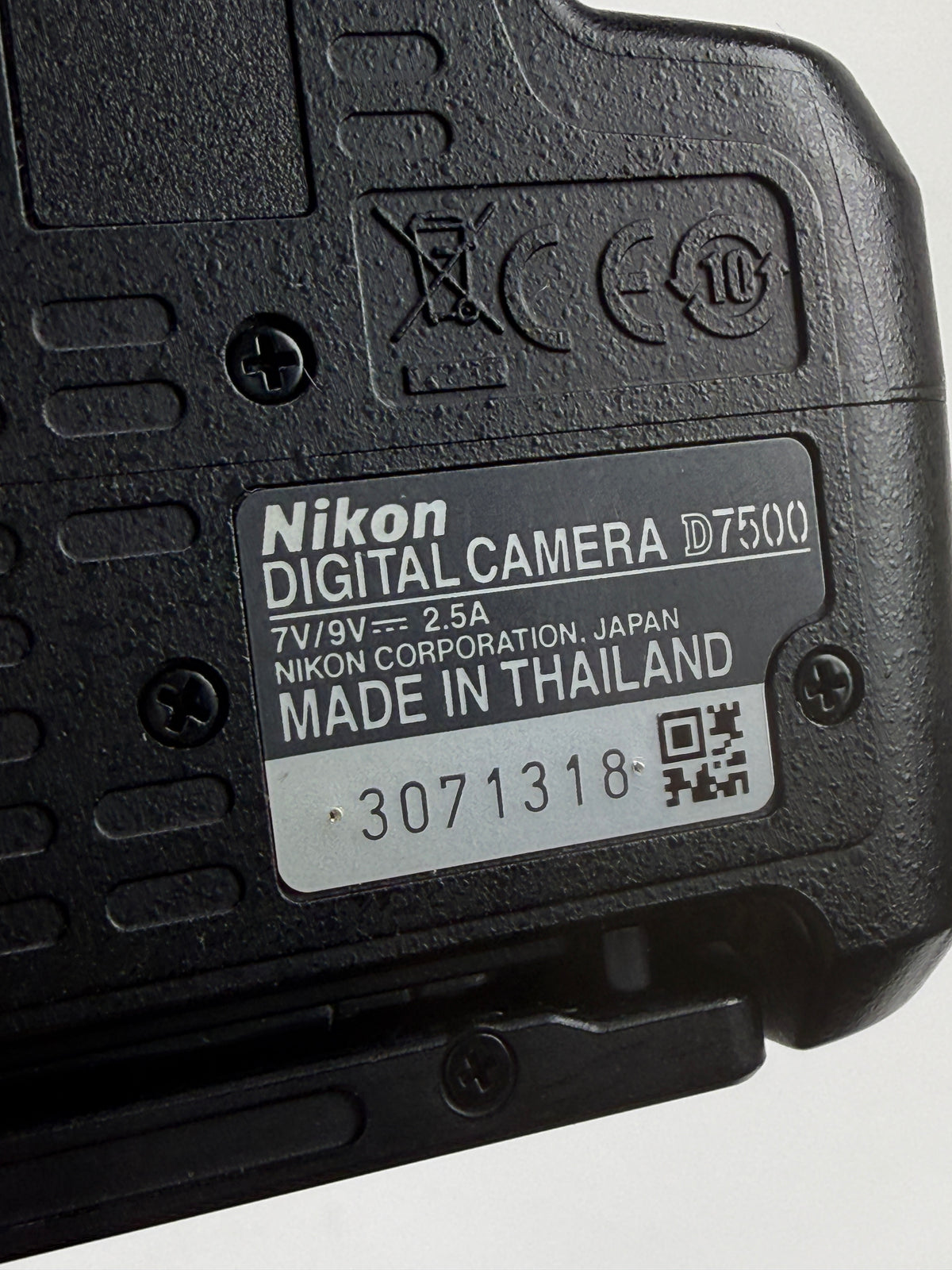 Nikon D7500 20.9MP Digital SLR Camera Body