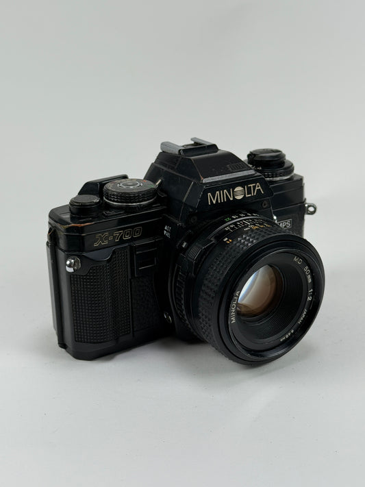 Minolta X700 w 50mm f2.0 Black 35mm SLR Film Camera Kit