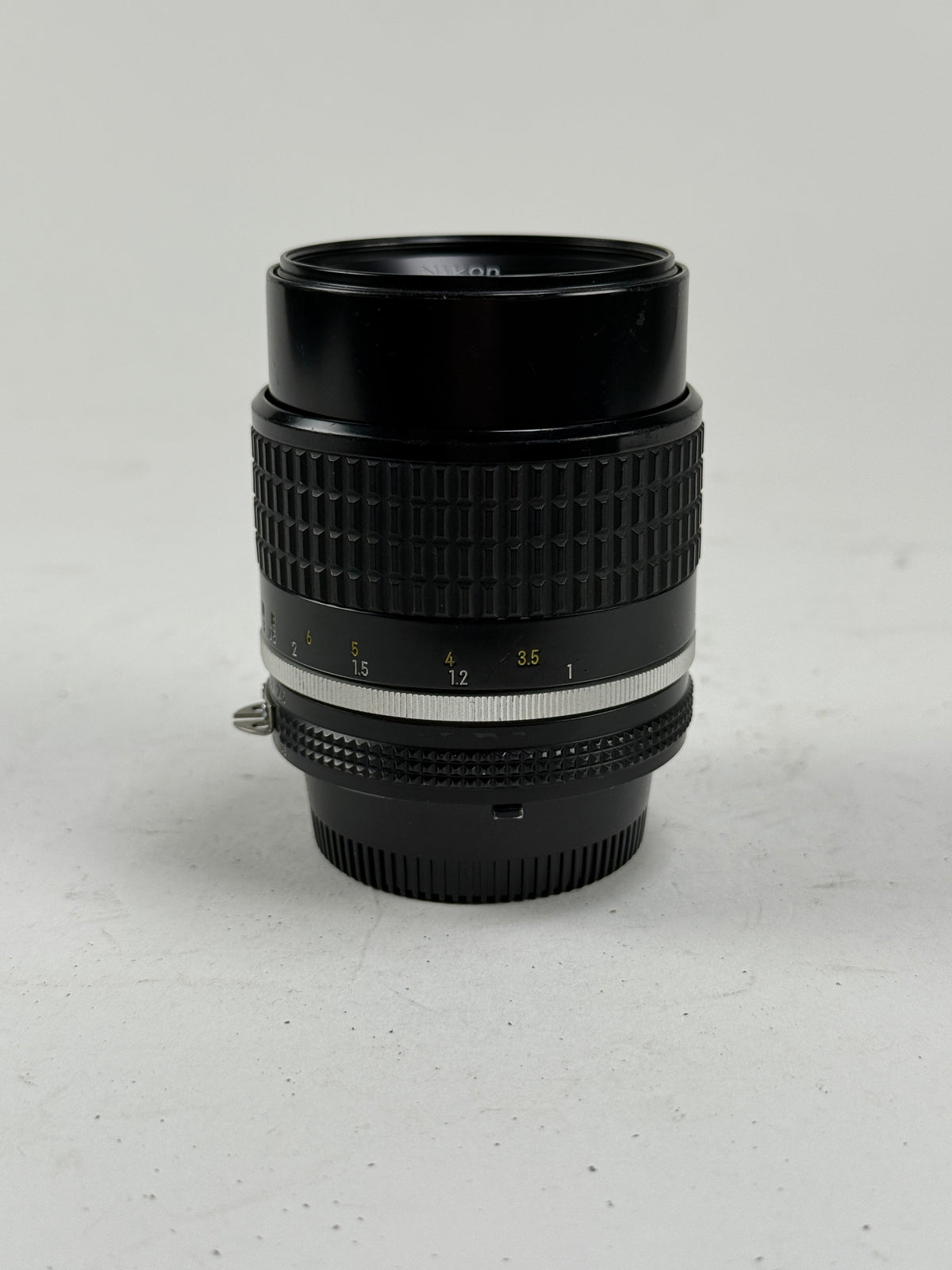 Nikon Nikkor 105mm f2.5 Ais Prime Manual Focus Portrait Lens