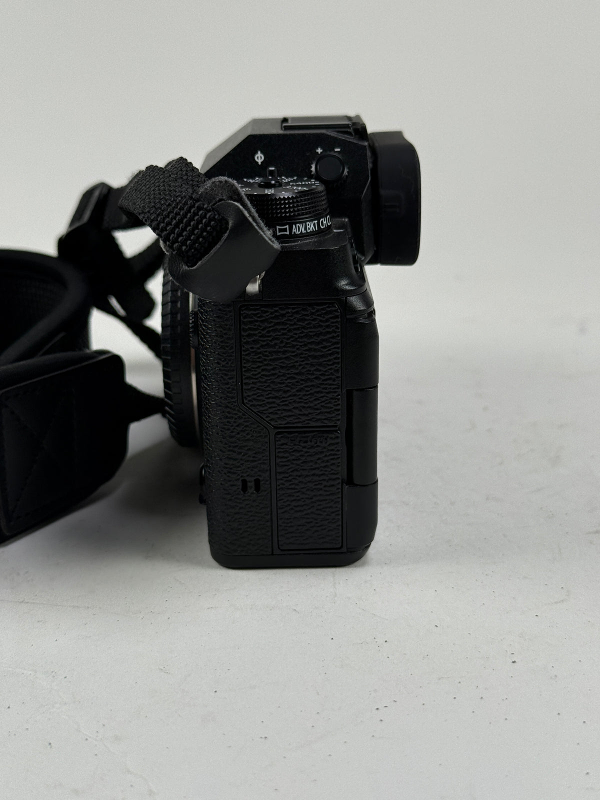 Fuji Fujifilm XT4 XT-4 26.1MP Black Body Only