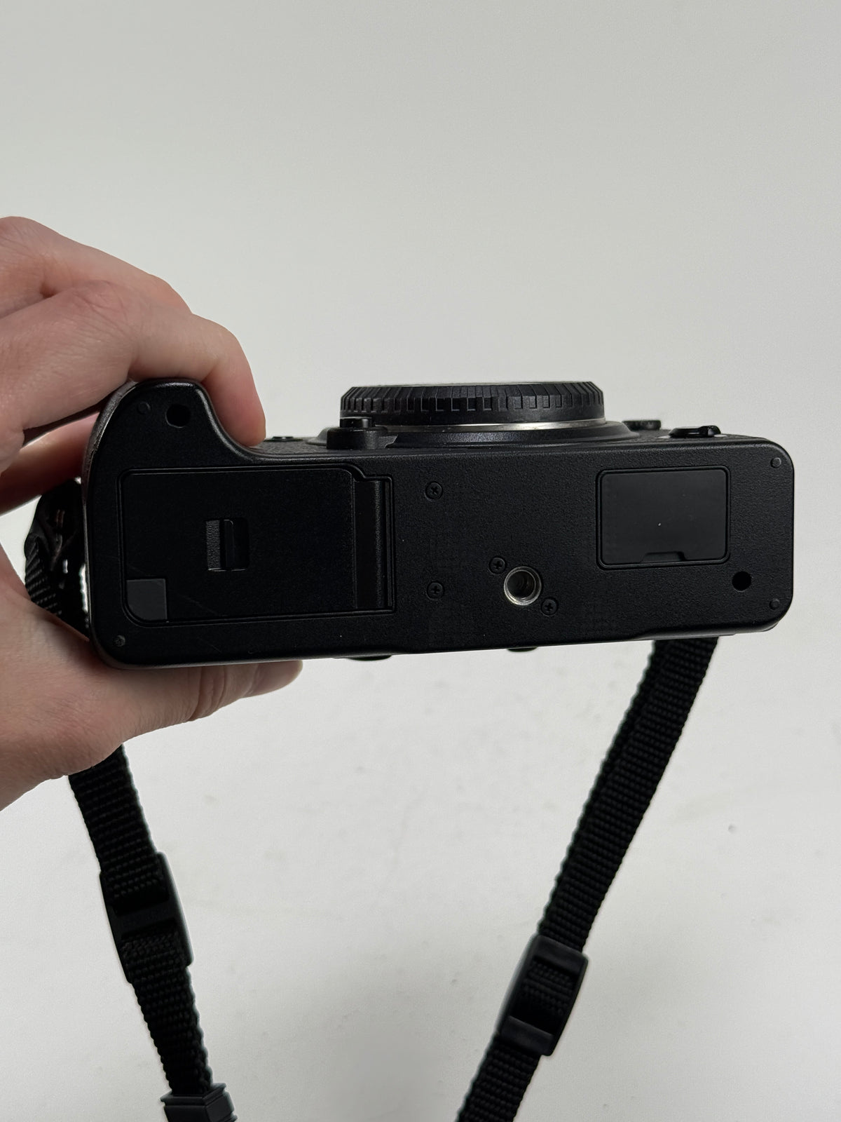 Fuji Fujifilm XT4 XT-4 26.1MP Black Body Only