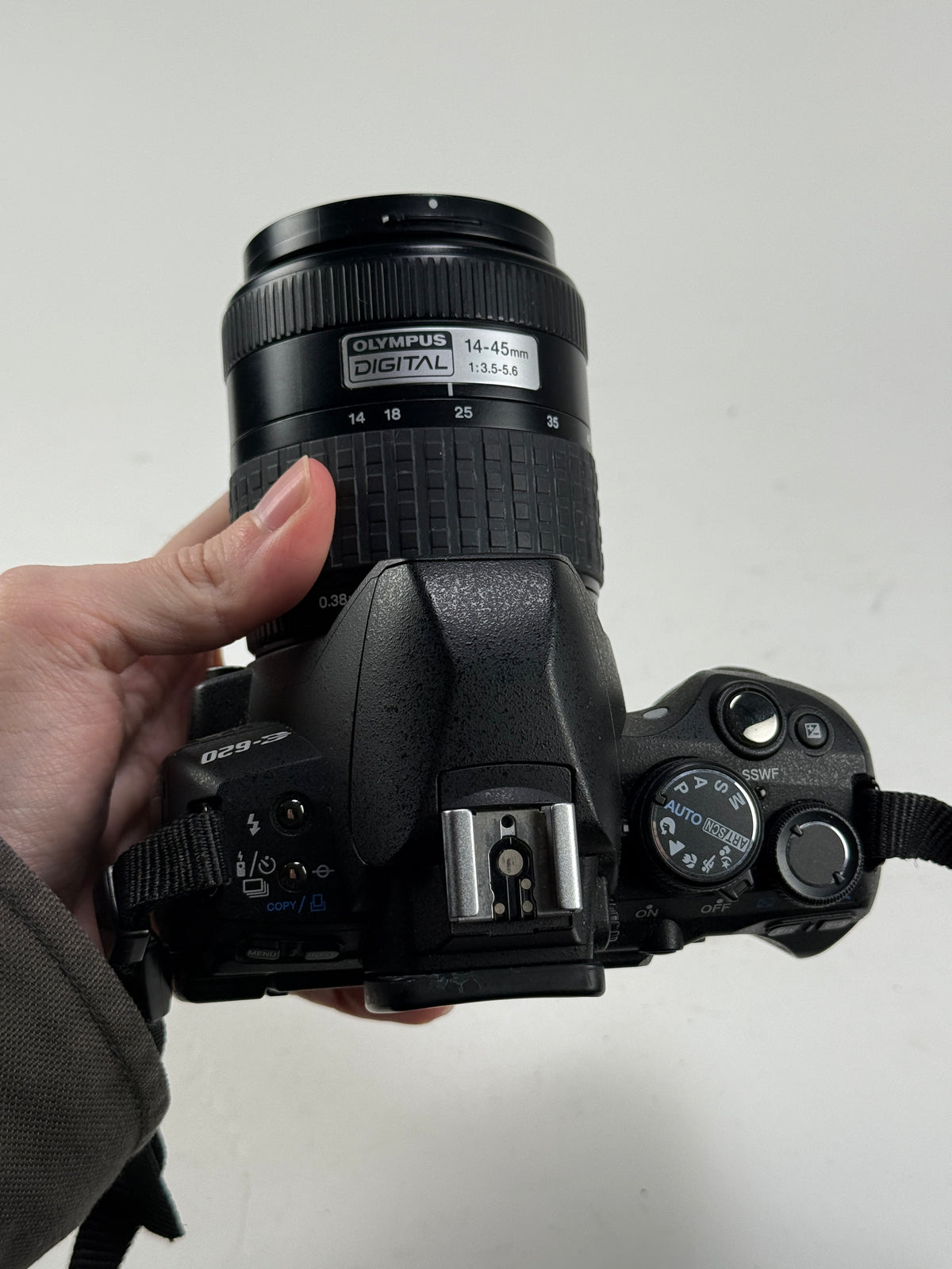 Olympus EVOLT E-620 12.3MP Digital SLR Camera - Black (Kit w/ 14-42mm Lens)