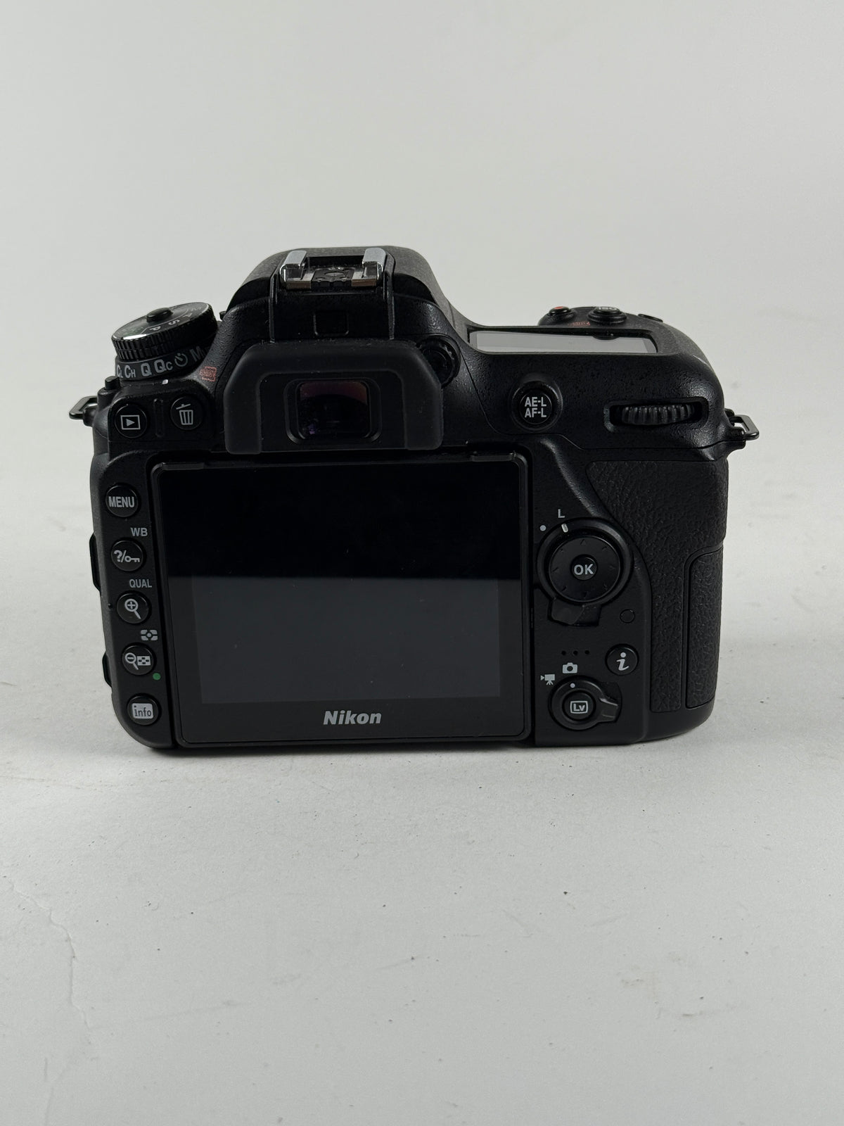Nikon D7500 20.9MP Digital SLR Camera Body