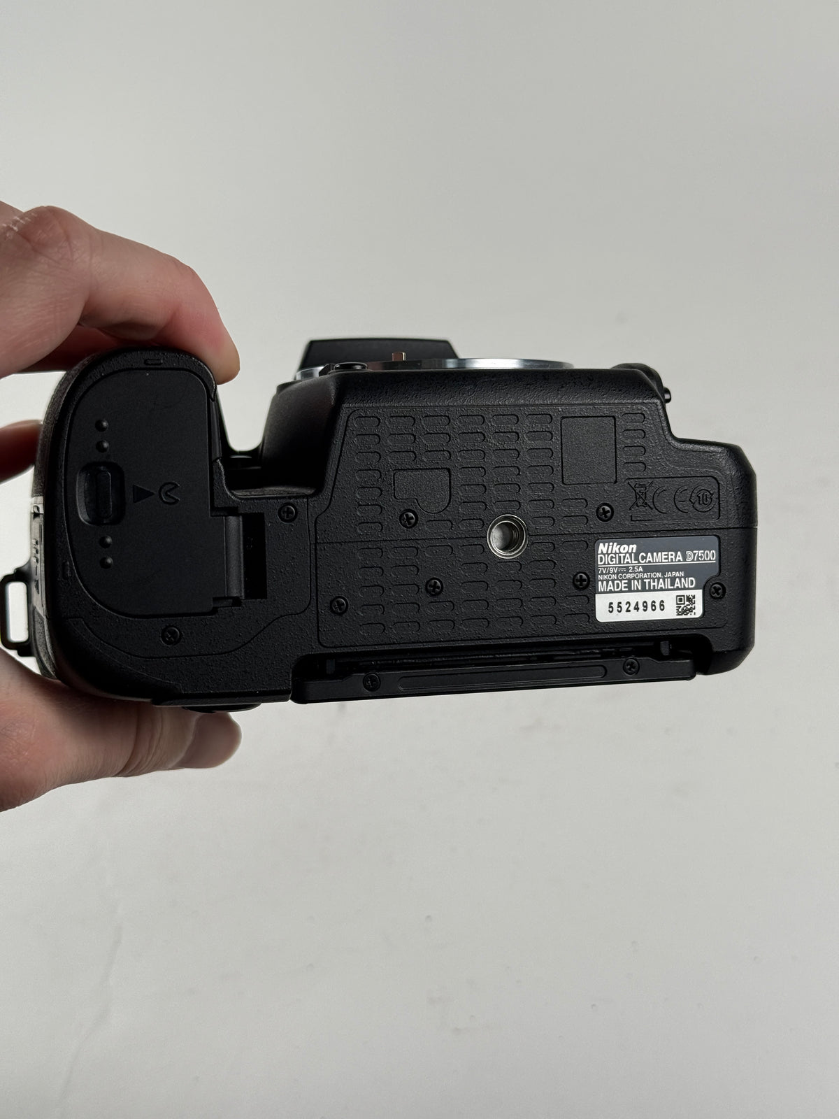 Nikon D7500 20.9MP Digital SLR Camera Body