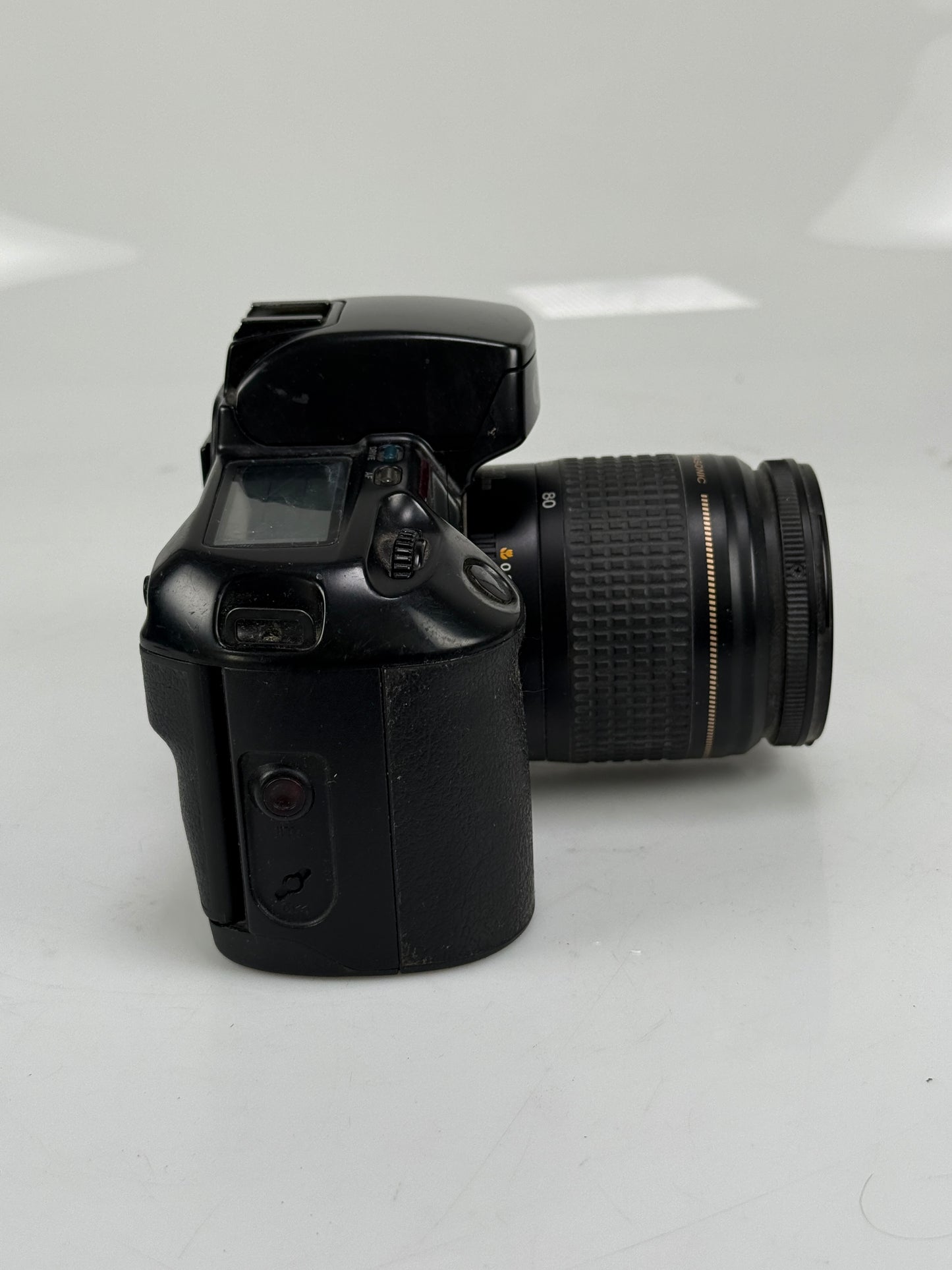 Canon EOS ELAN Film SLR Camera with 28-80mm lens kit