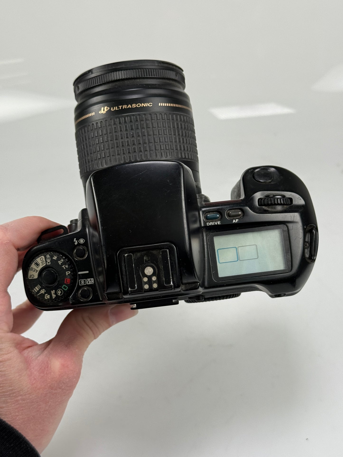 Canon EOS ELAN Film SLR Camera with 28-80mm lens kit