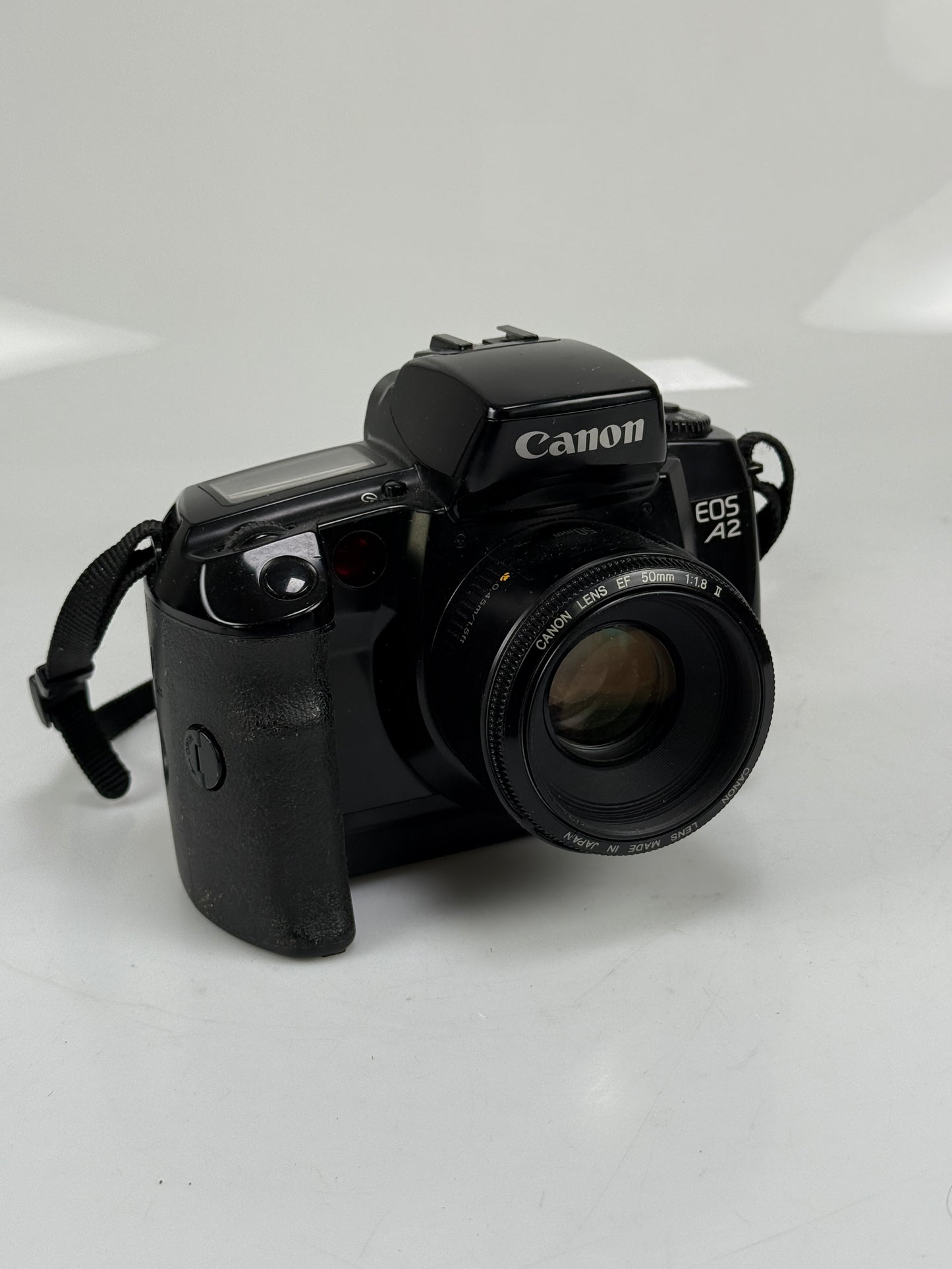 Canon EOS A2 SLR Film Camera w/ 50mm f1.8 EF II lens kit