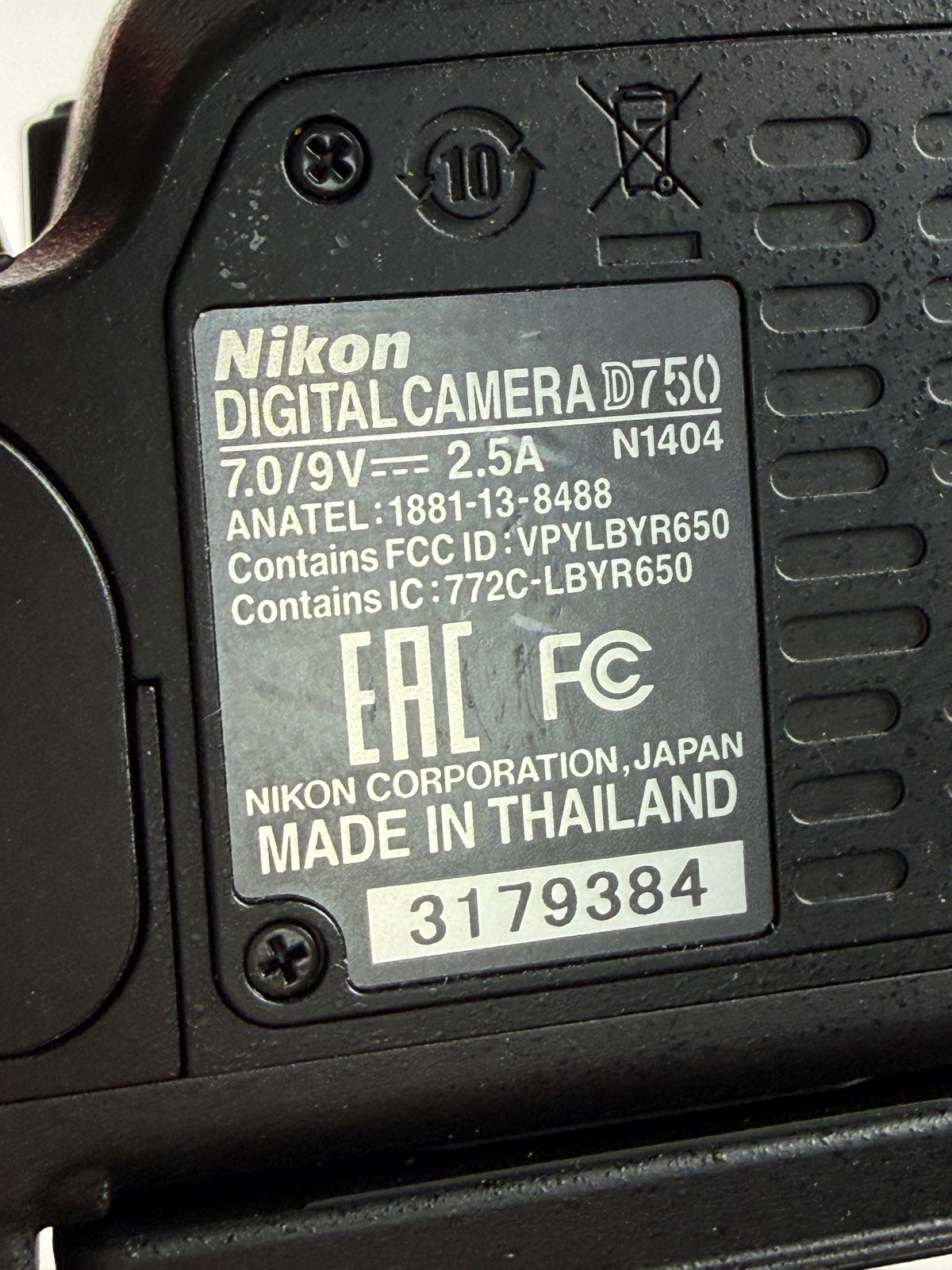 Nikon D750 24.3MP FX Digital Camera Body