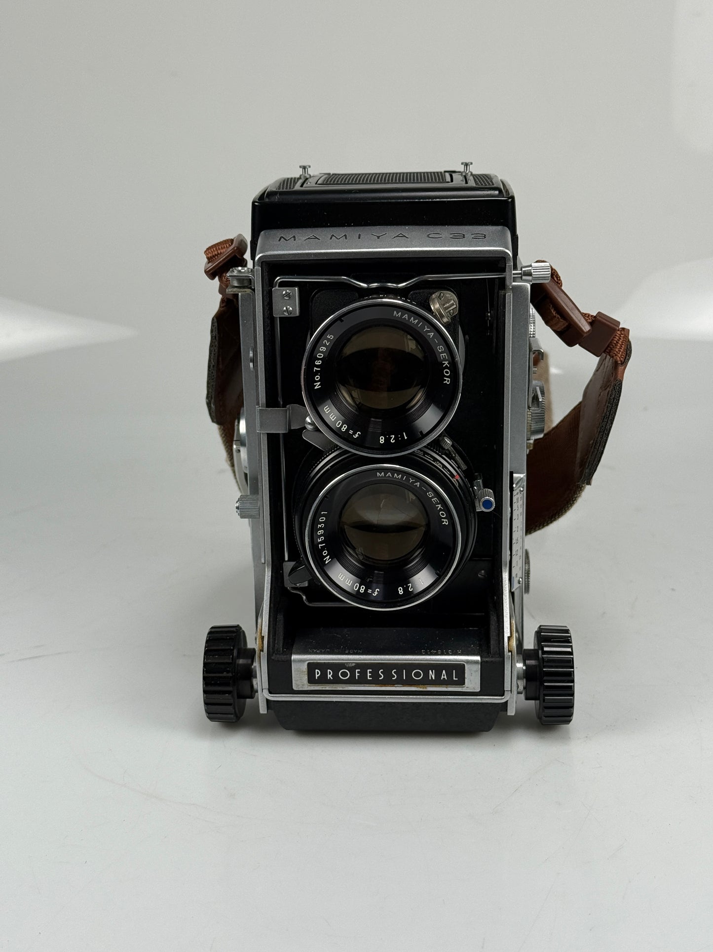 Mamiya C33 TLR medium format Film camera with 80mm f2.8 blue dot lens