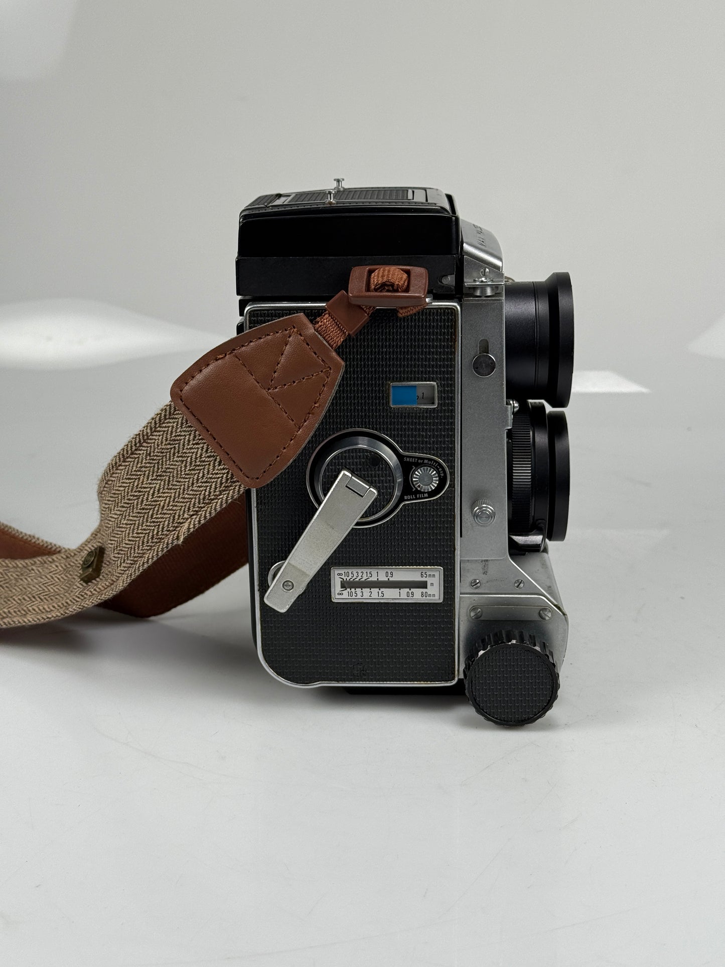Mamiya C33 TLR medium format Film camera with 80mm f2.8 blue dot lens
