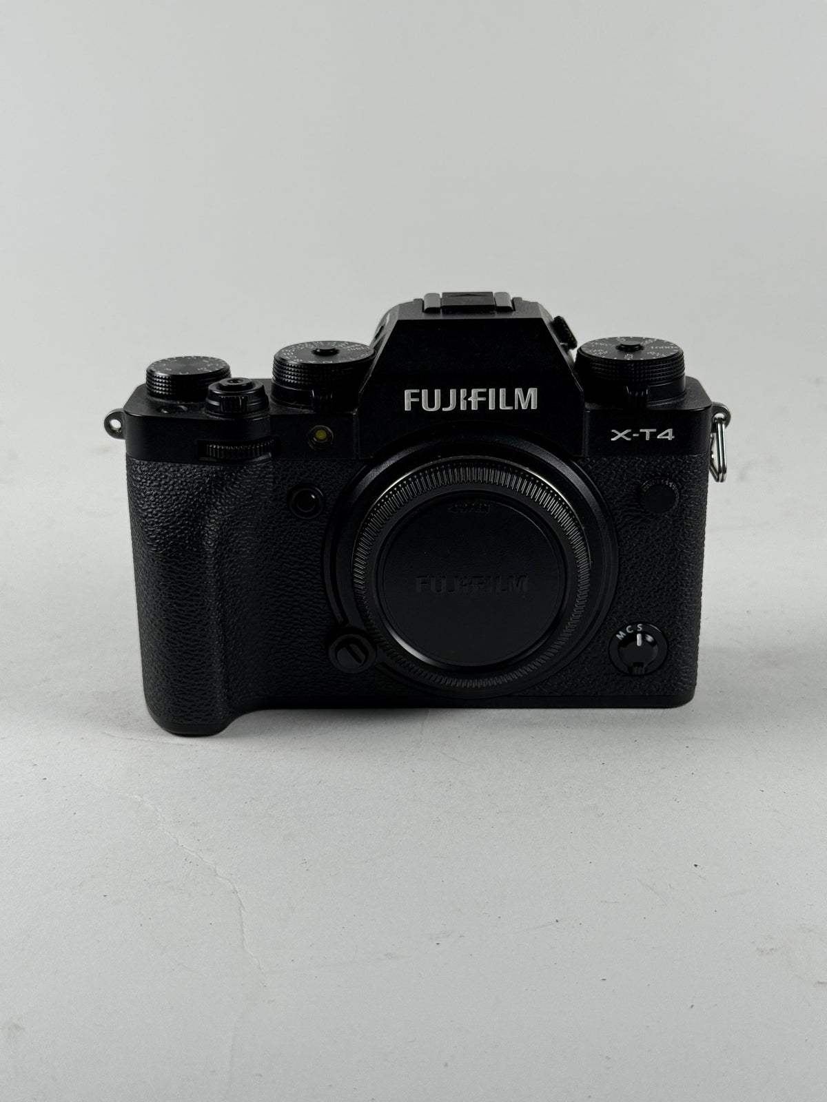 Fuji Fujifilm XT4 XT-4 26.1MP Black Body Only