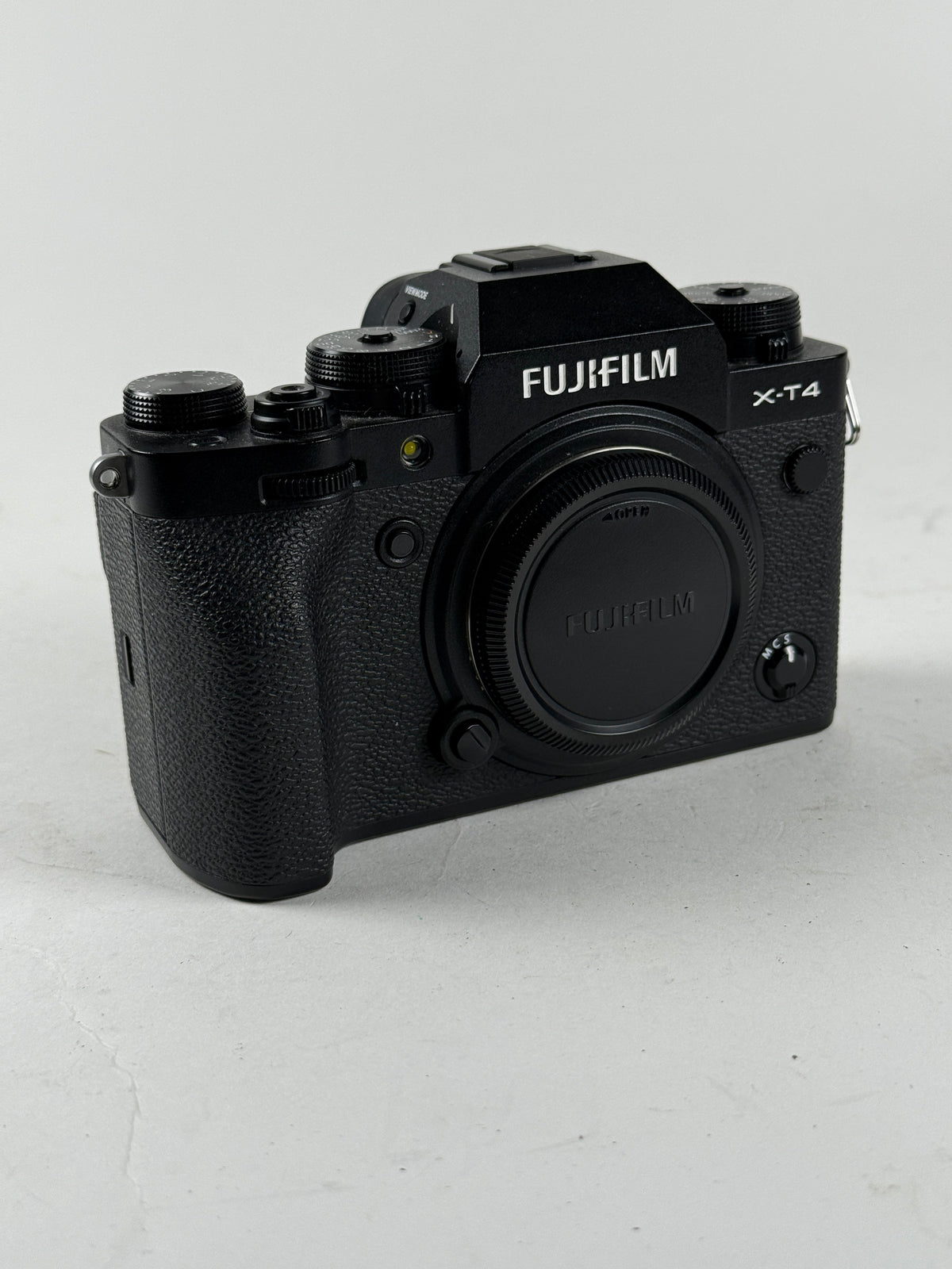 Fuji Fujifilm XT4 XT-4 26.1MP Black Body Only