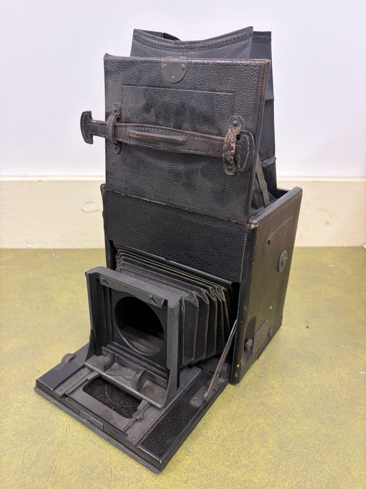Compact Graflex SLR Large Format Film Camera
