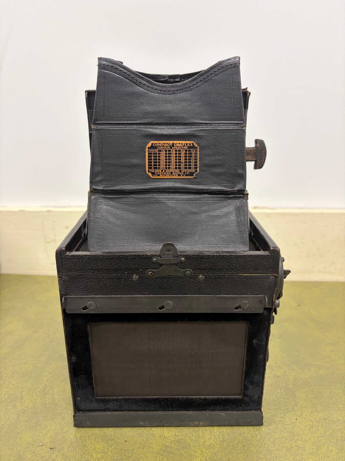 Compact Graflex SLR Large Format Film Camera