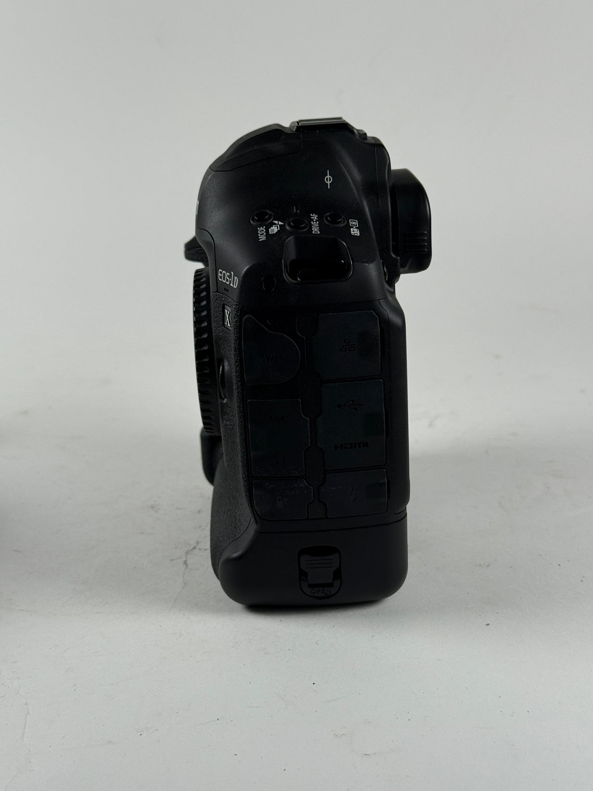 Canon EOS 1DX 1D X Mark III Digital SLR Camera Body shutter count 6K