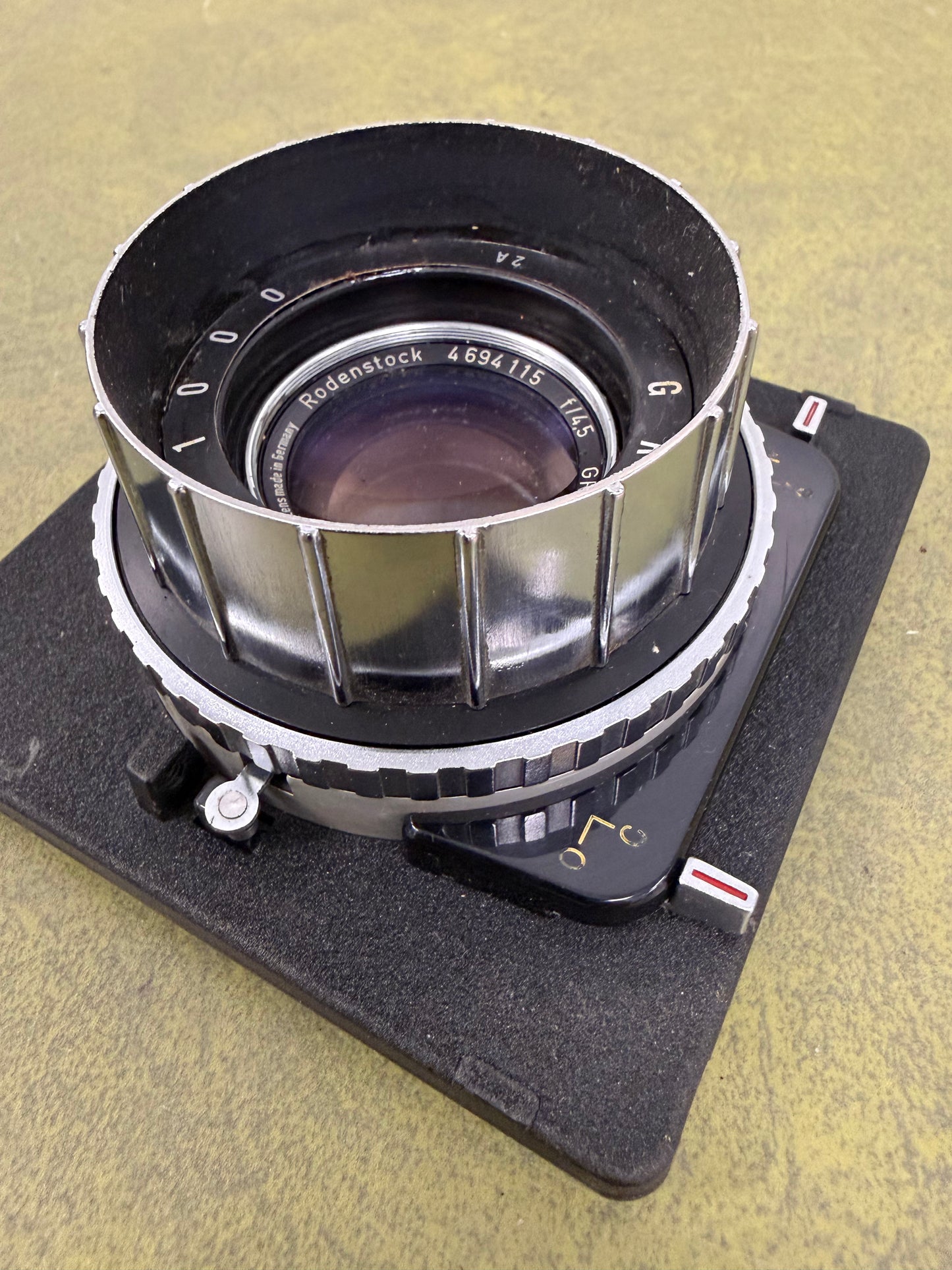 Rodenstock Graflex Optar 135mm f4.5 large format lens in shutter