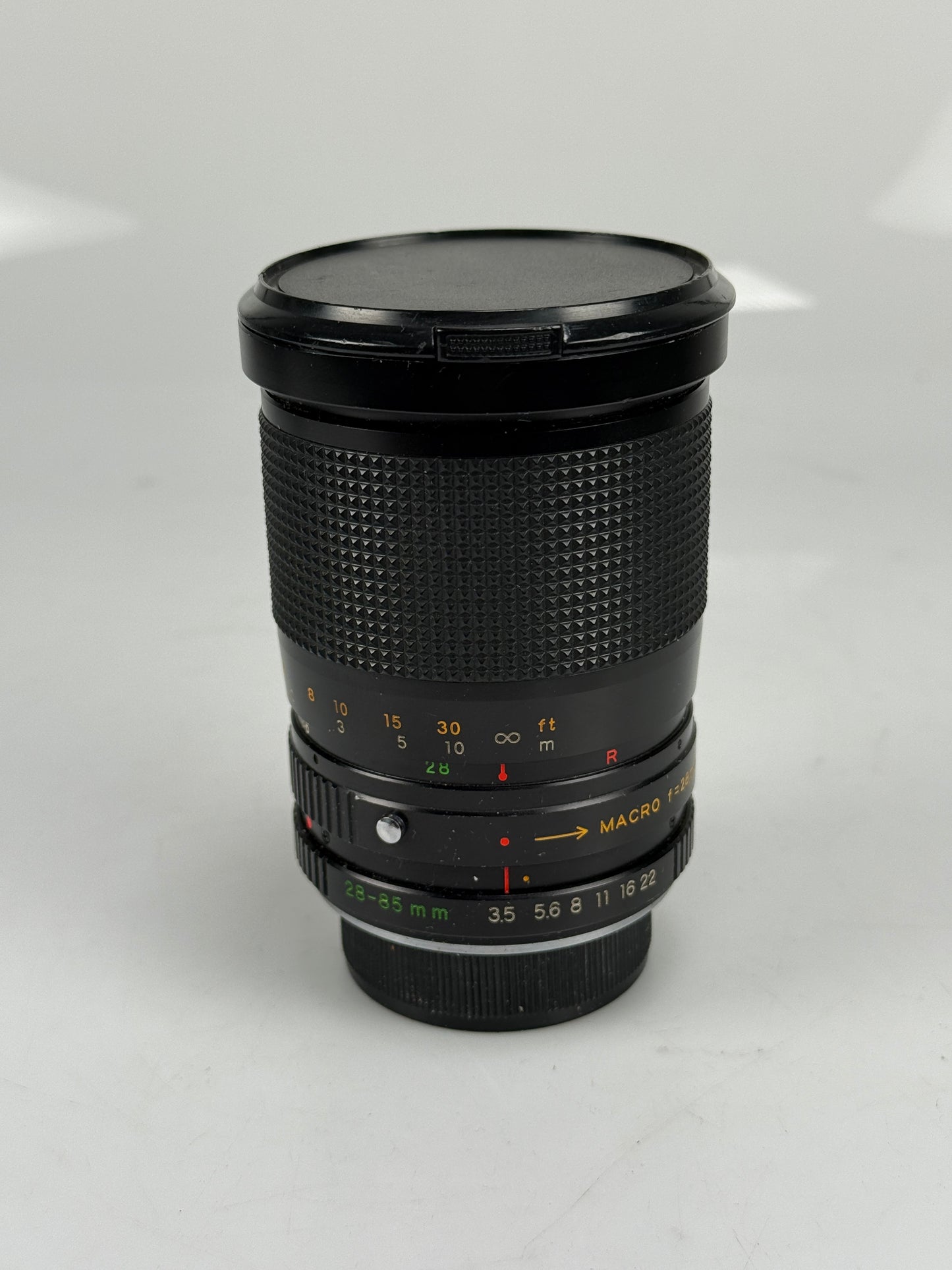 Yashica ML 28-50mm F3.5 Manual Focus Yashica/Contax Mount Zoom Lens