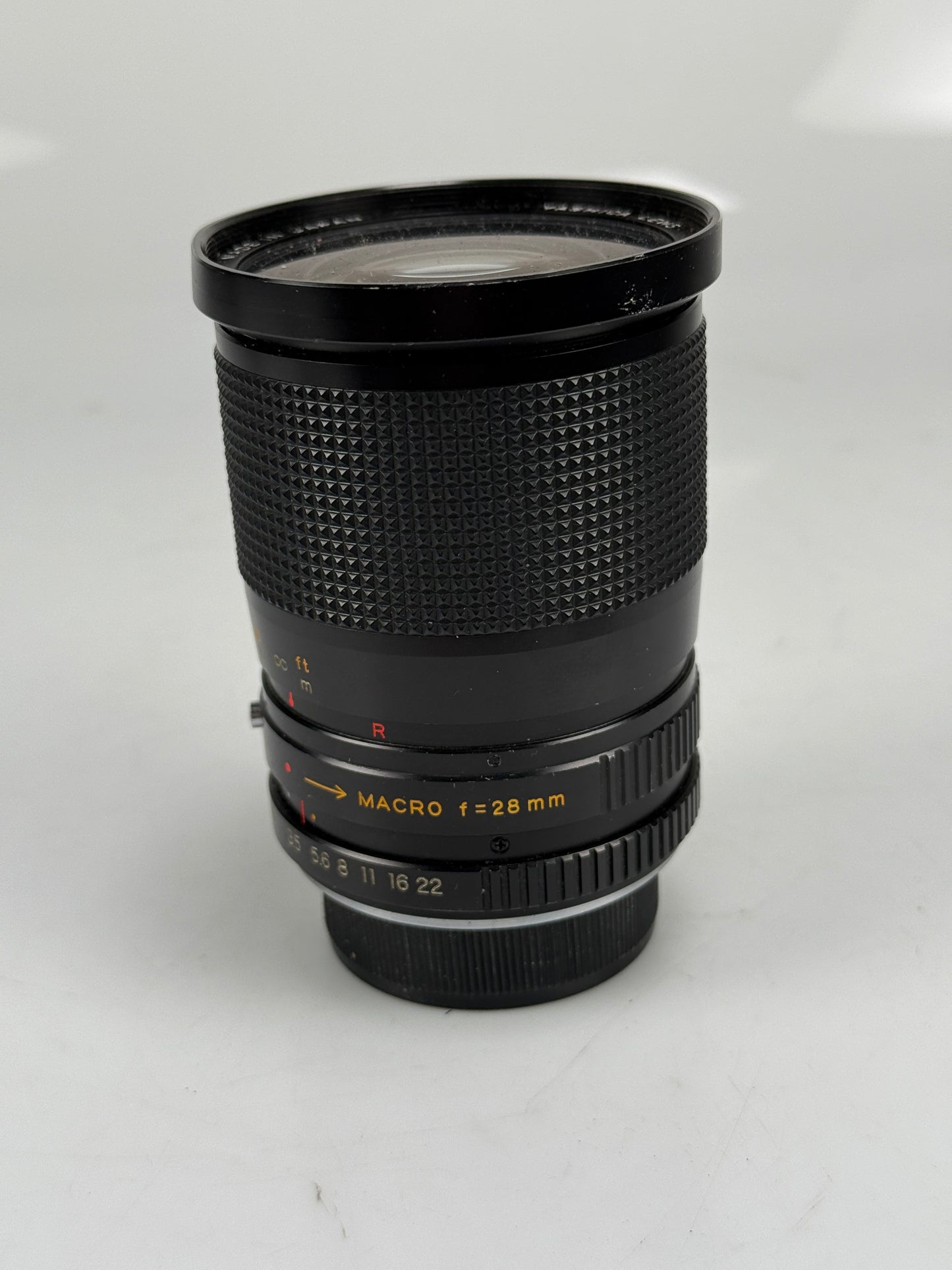 Yashica ML 28-50mm F3.5 Manual Focus Yashica/Contax Mount Zoom Lens