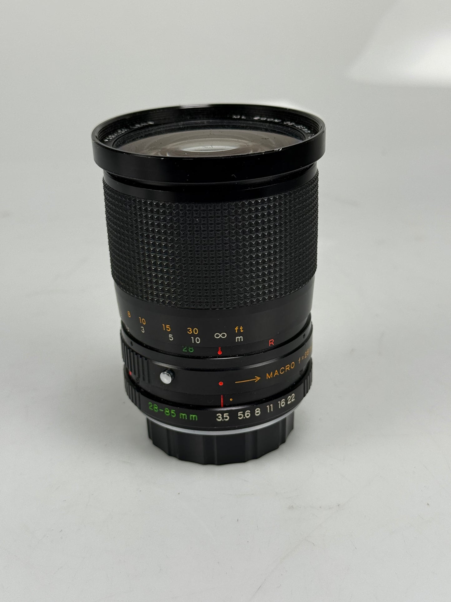 Yashica ML 28-50mm F3.5 Manual Focus Yashica/Contax Mount Zoom Lens