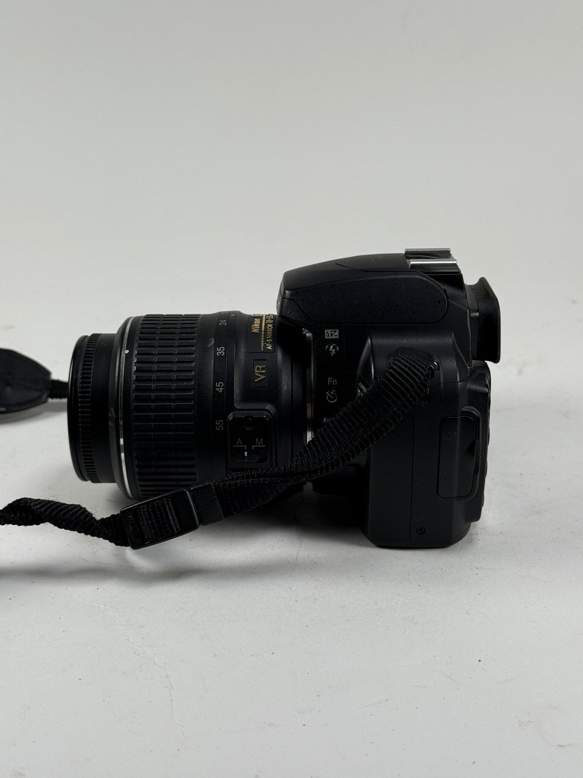 Nikon D D60 10.2MP Digital SLR Camera - Kit with 18-55mm f3.5-5.6 VR Lens