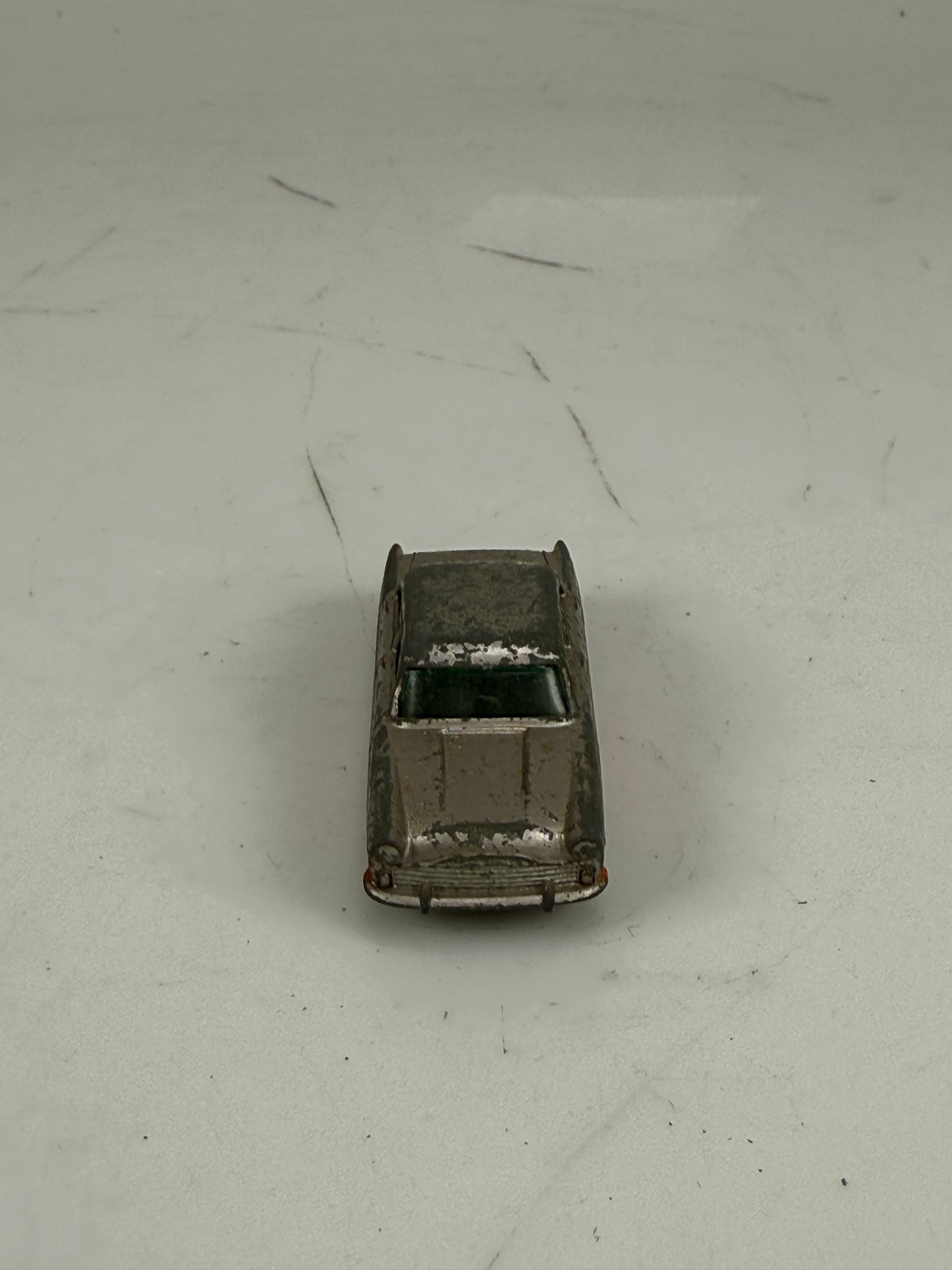 Matchbox Lesney # 33a Ford Zodiac metallic mauve/orange Good no Box