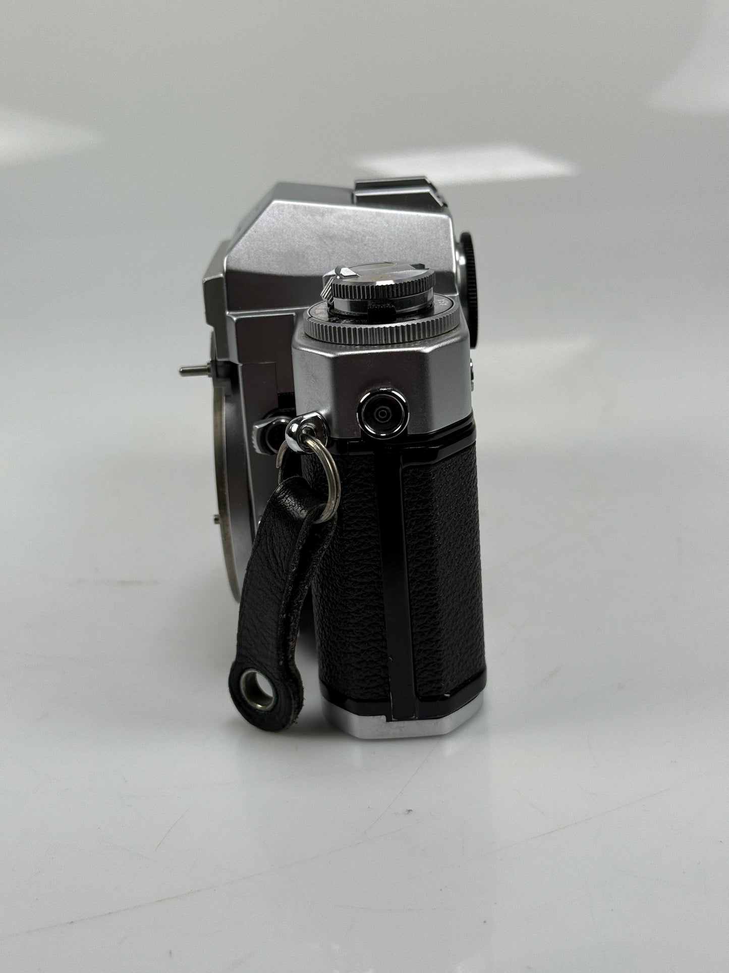 Nikon Nikkormat Nikomat EL 35mm SLR Film Camera Body Chrome